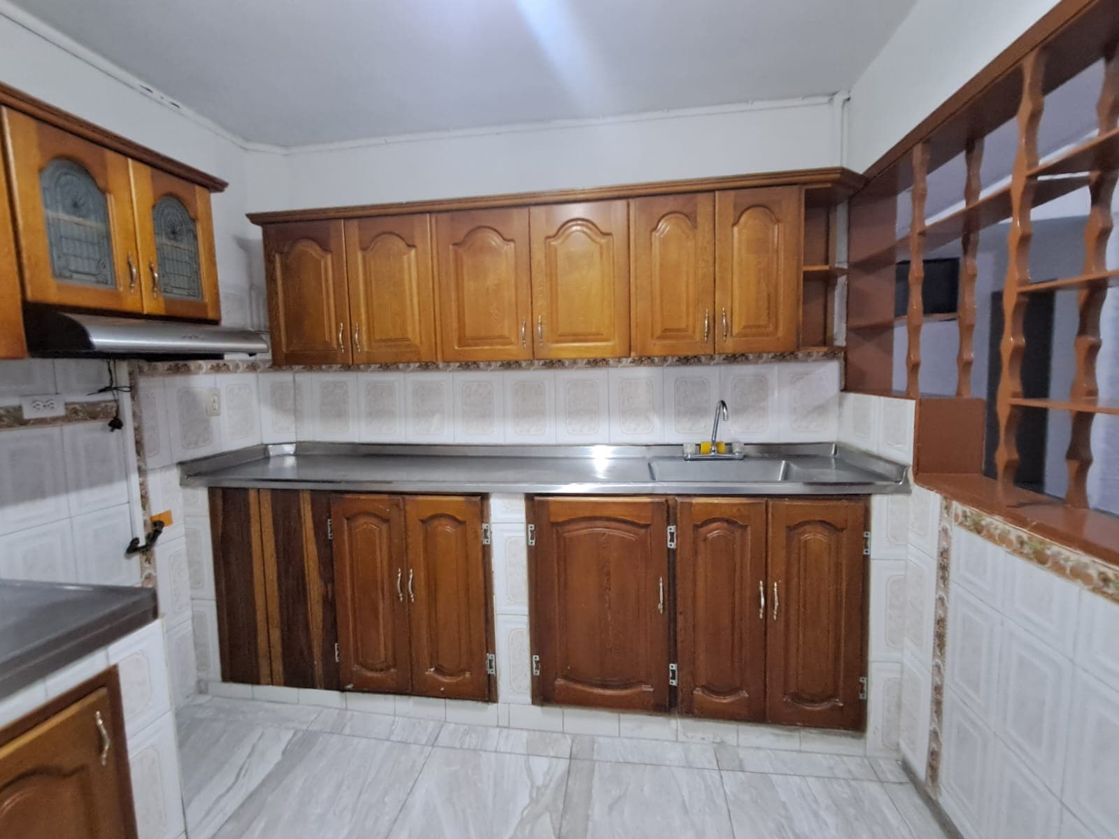 Casa Comercial en arriendo en Alameda, Laureles, Medellín — foto 1 de 20