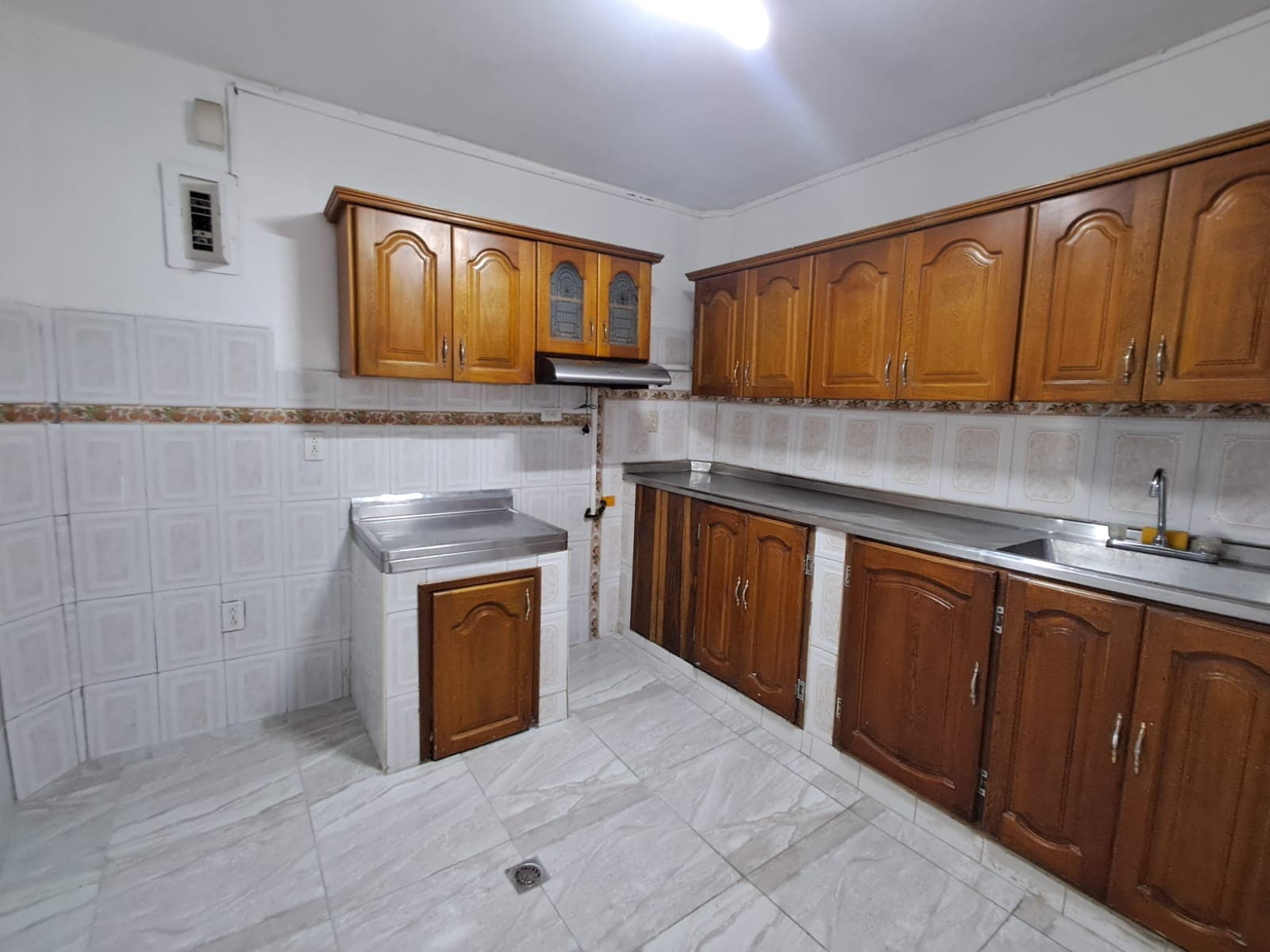 Casa Comercial en arriendo en Alameda, Laureles, Medellín — foto 2 de 20