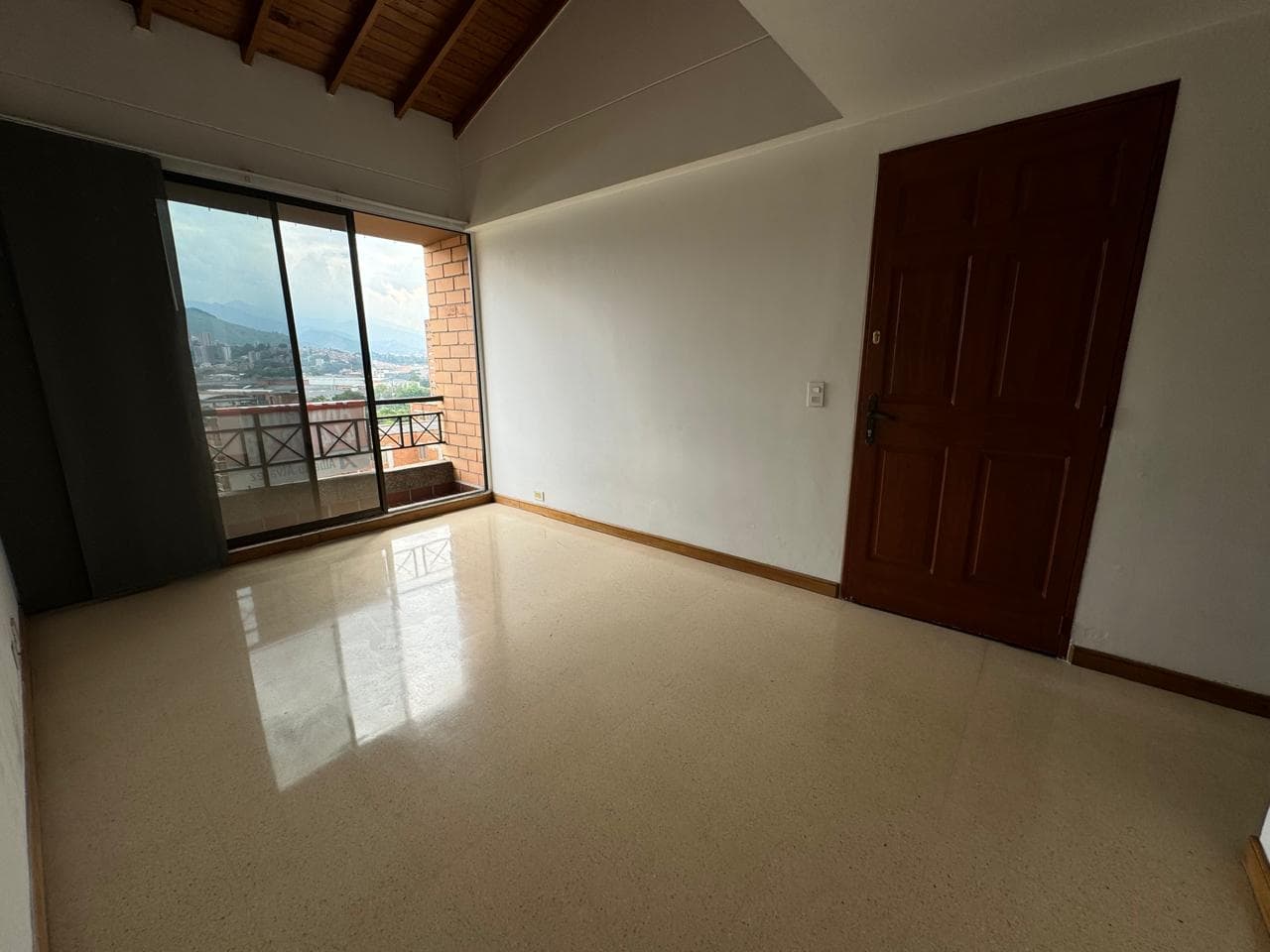 Apartaestudio en arriendo en Medellín — foto 2 de 15