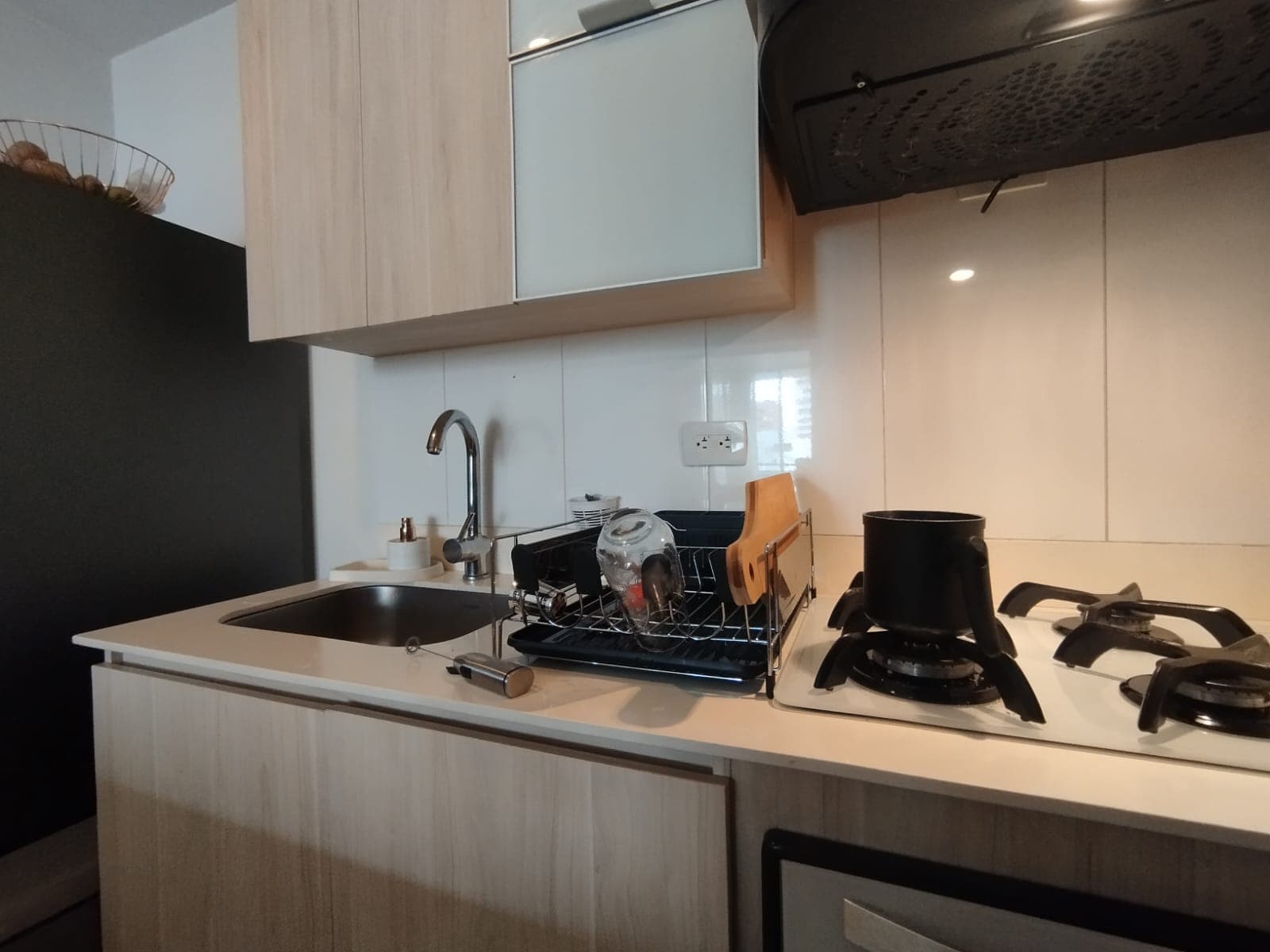 Apartaestudio en arriendo en La Visitacion Los Gonzalez, El Poblado, Medellín — foto 4 de 20