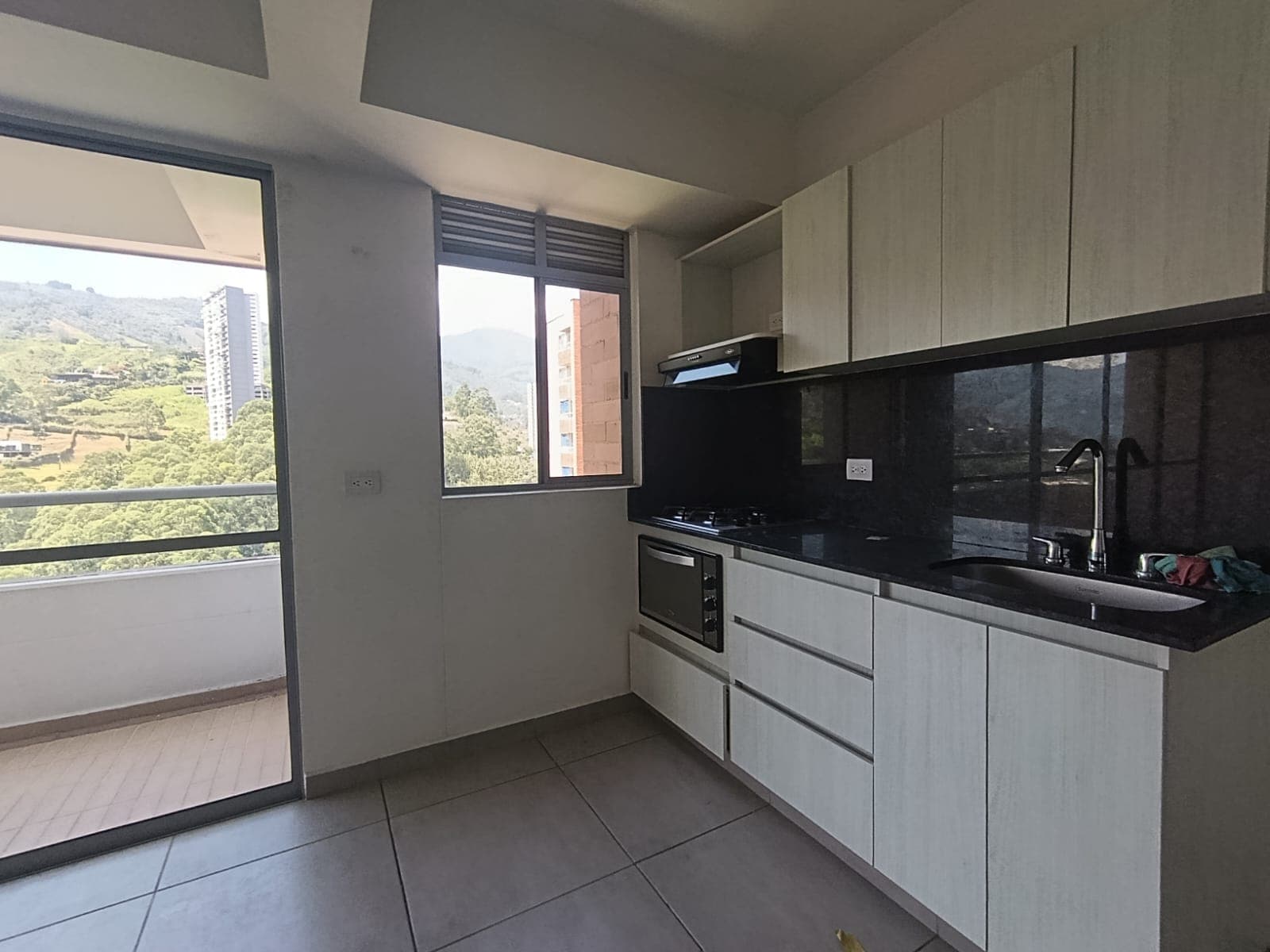 Apartamento en arriendo en Aves María, Sabaneta — foto 3 de 17