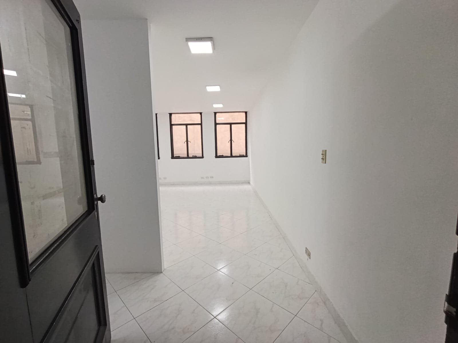 Oficina en arriendo en Centro, Medellín — foto 2 de 11