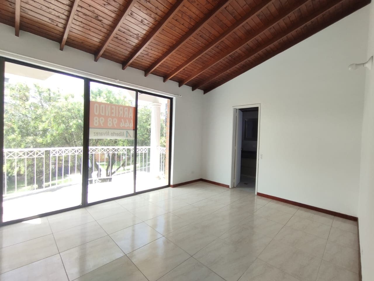 Casa Vivienda en arriendo en Los Balsos, El Poblado, Medellín — foto 1 de 20