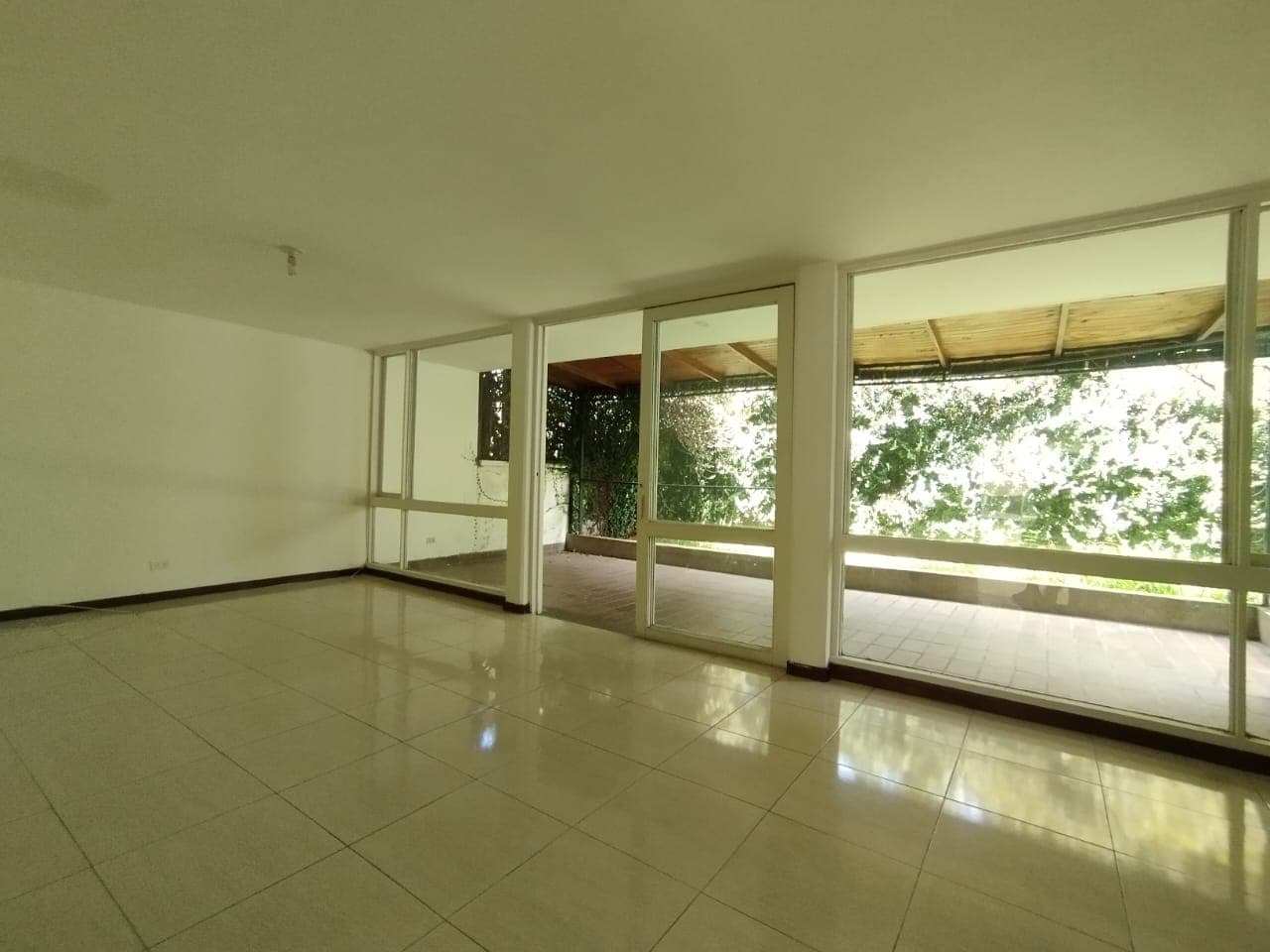 Casa Vivienda en arriendo en Los Balsos, El Poblado, Medellín — foto 5 de 20