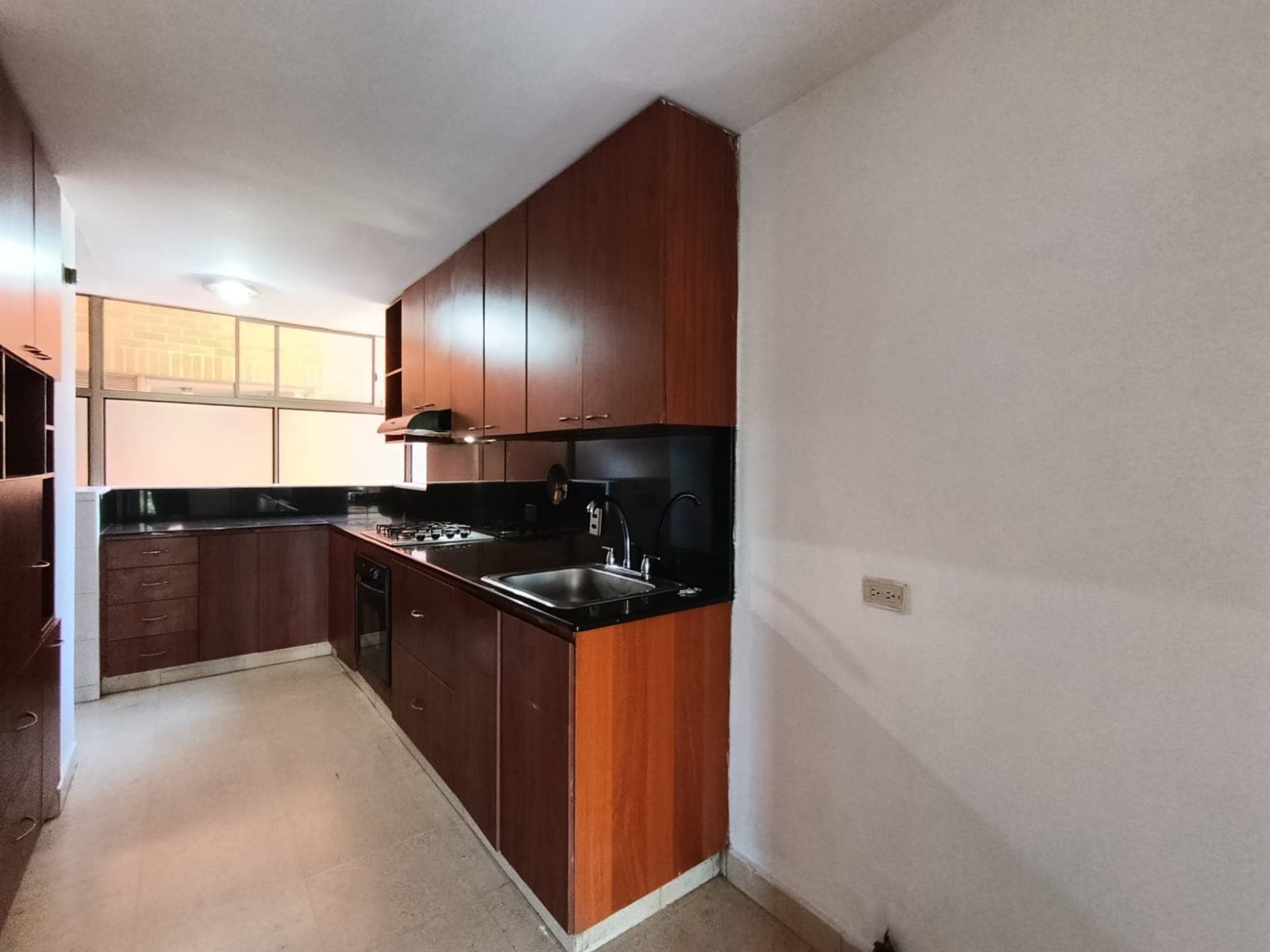 Apartamento en arriendo en Loma De Los Parra, El Poblado, Medellín — foto 4 de 19