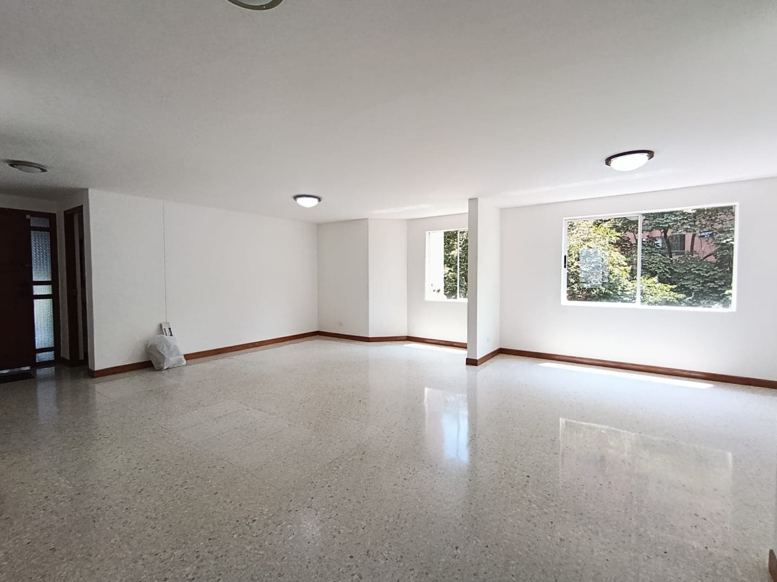 Apartamento en arriendo en Castropol, El Poblado, Medellín — foto 3 de 20