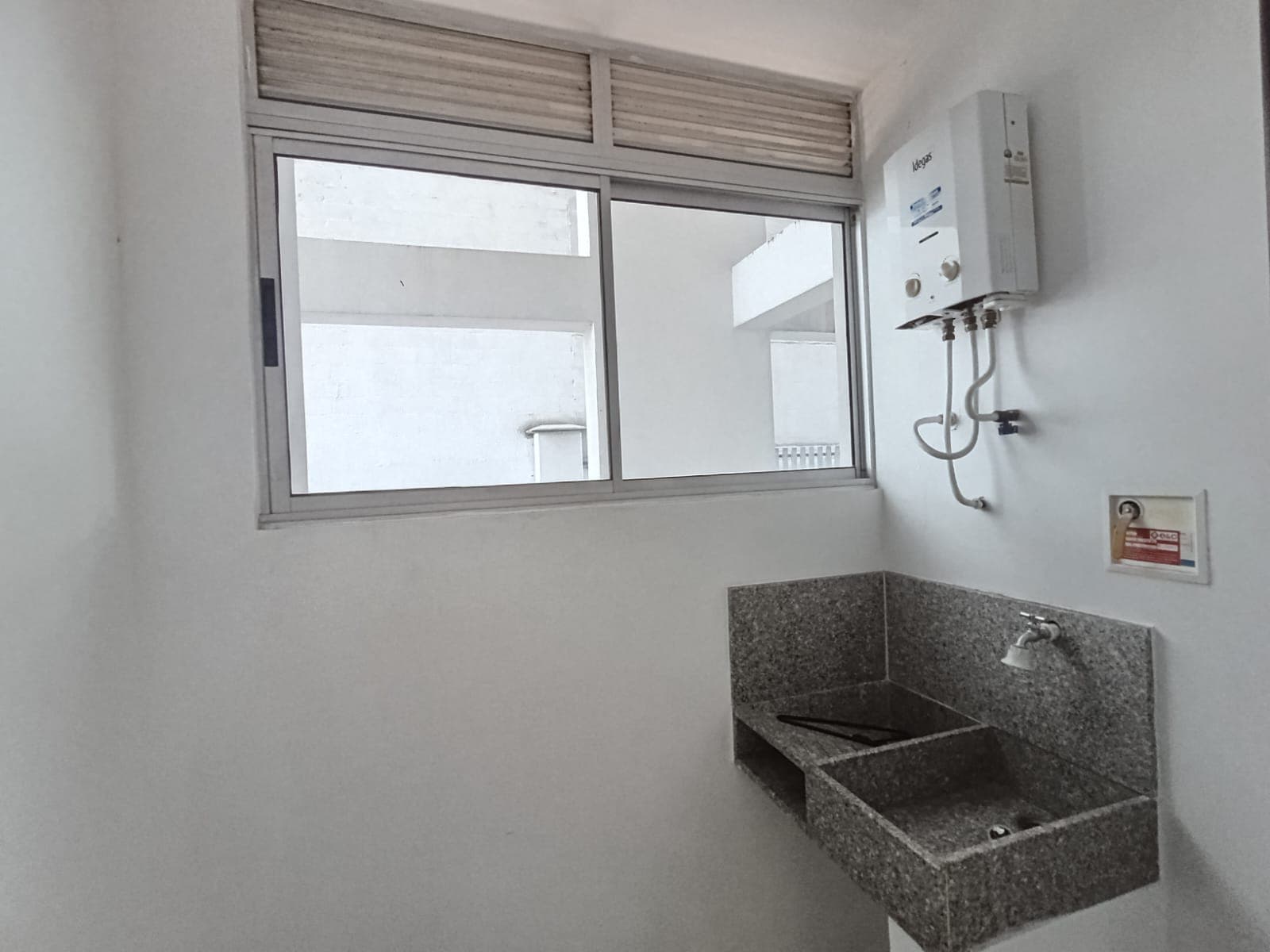 Apartaestudio en arriendo en Vereda Las Lomitas, Sabaneta — foto 2 de 19