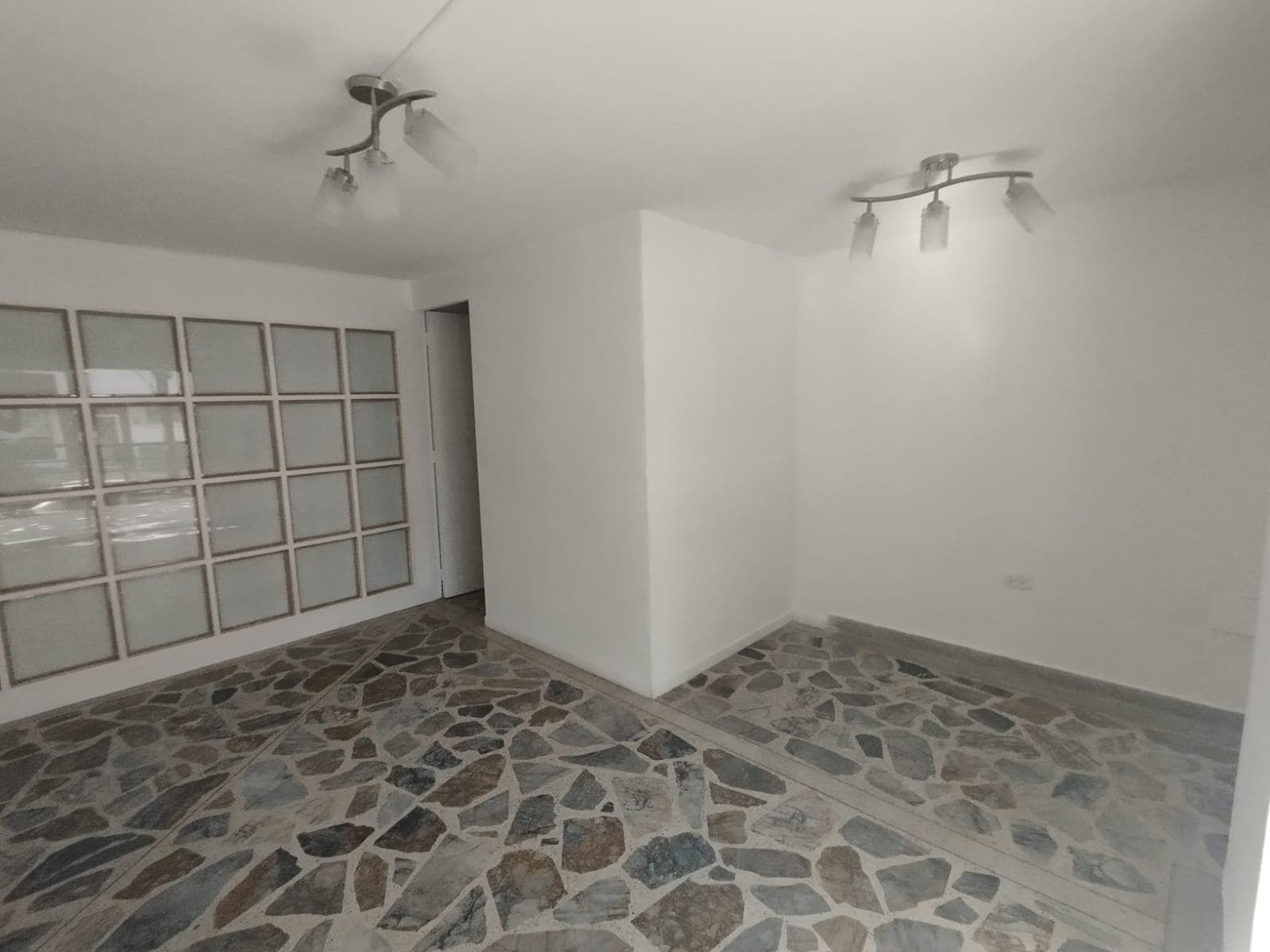 Local en arriendo en Laureles, Medellín — foto 3 de 7