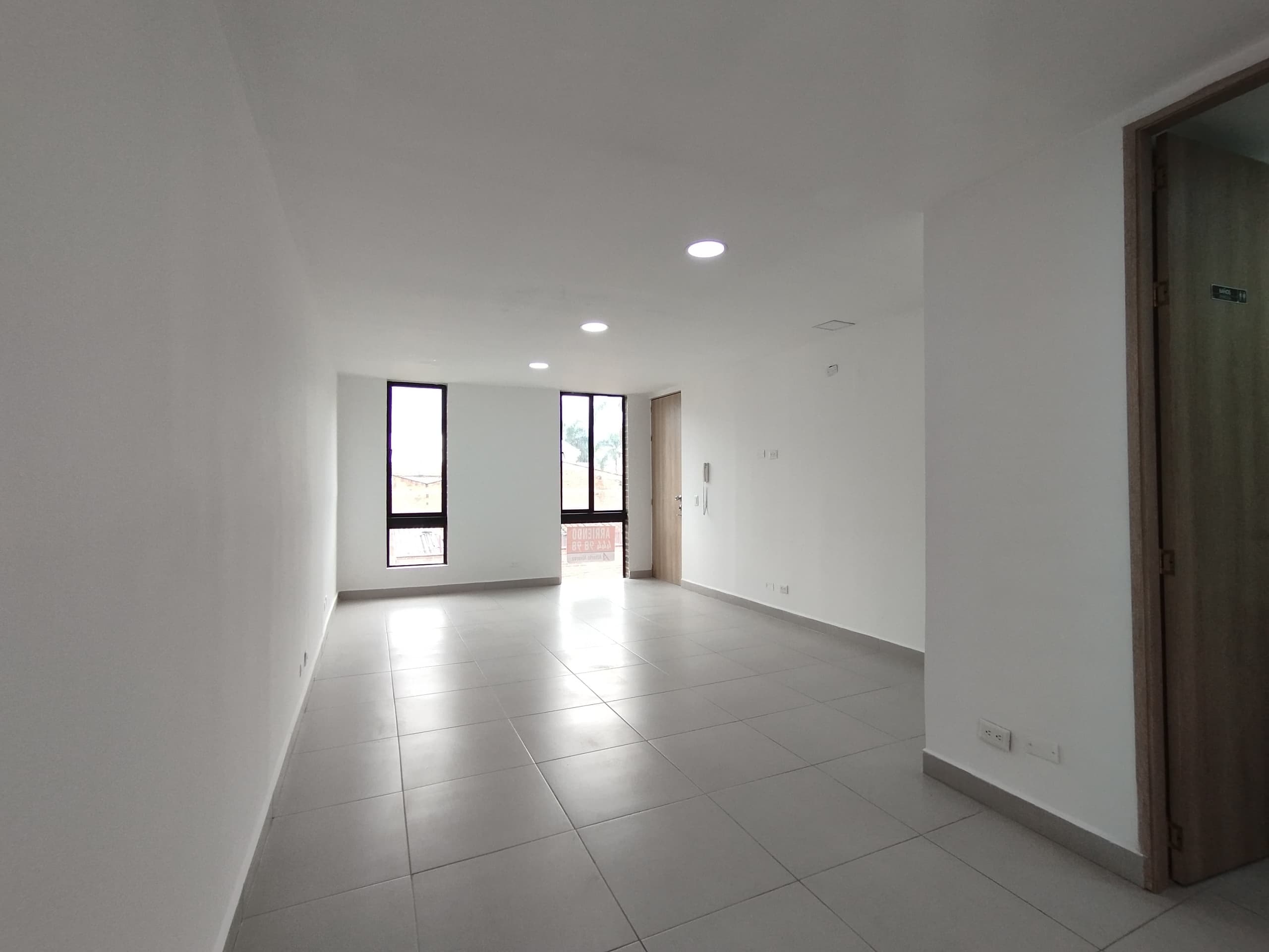 Oficina en arriendo en Parque de Envigado — foto 5 de 9