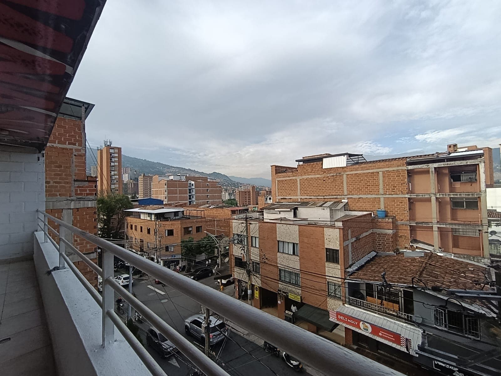 Bodega en arriendo en Santa Lucía, La America, Medellín — foto 1 de 16