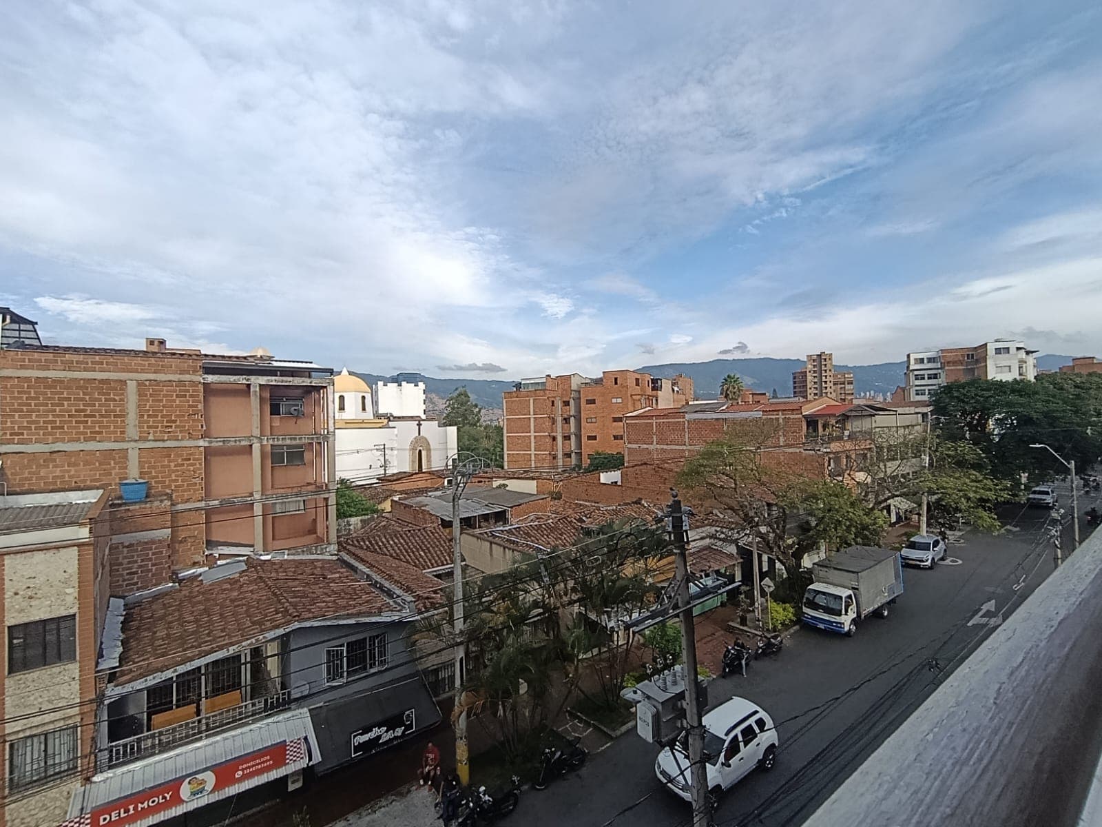 Bodega en arriendo en Santa Lucía, La America, Medellín — foto 2 de 16