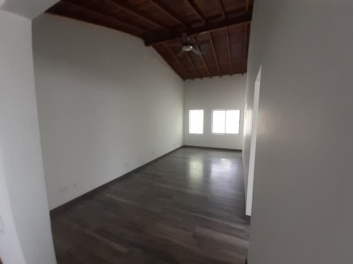Casa Comercial en arriendo en Laureles, Medellín — foto 3 de 17