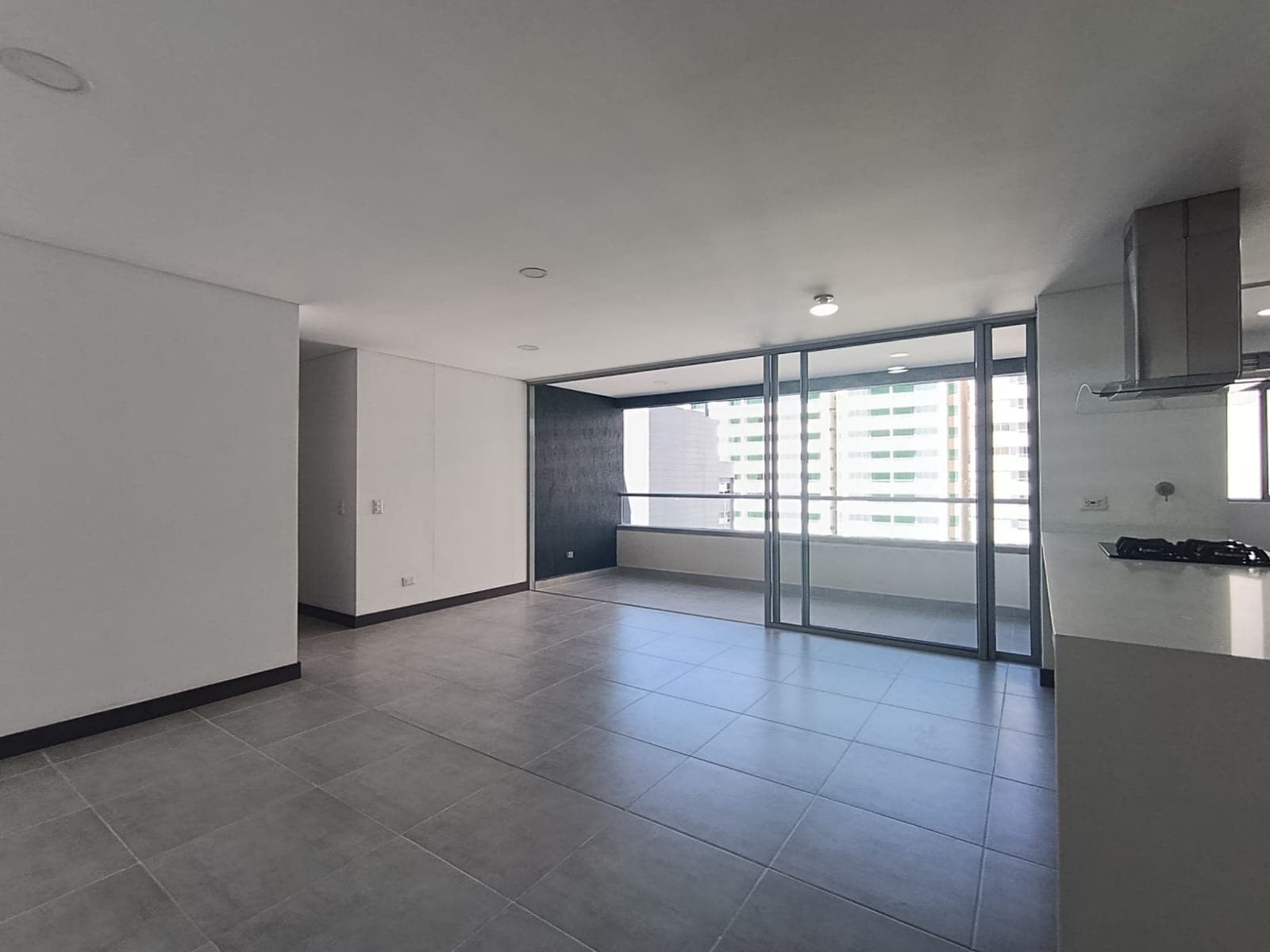 Apartamento en arriendo en Ciudad Del Rio, El Poblado, Medellín — foto 3 de 20
