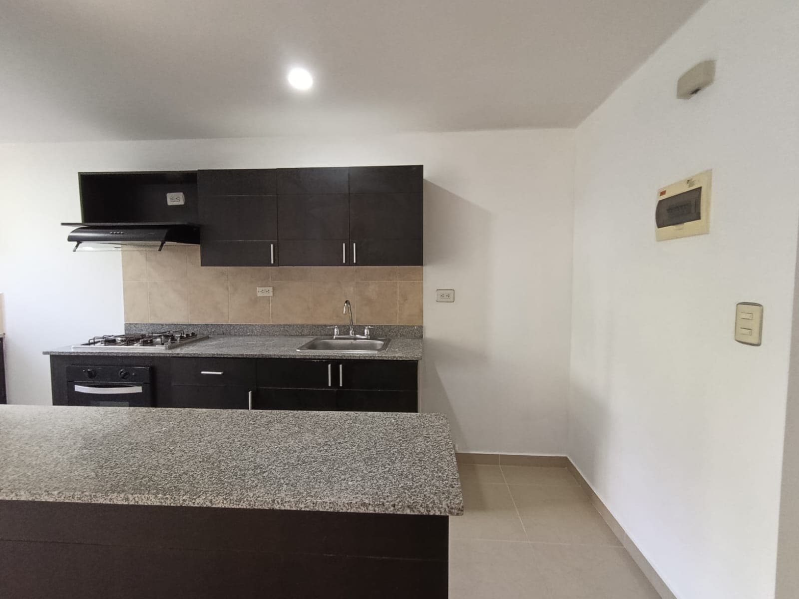 Apartaestudio en arriendo en Los Balsos, El Poblado, Medellín — foto 3 de 12