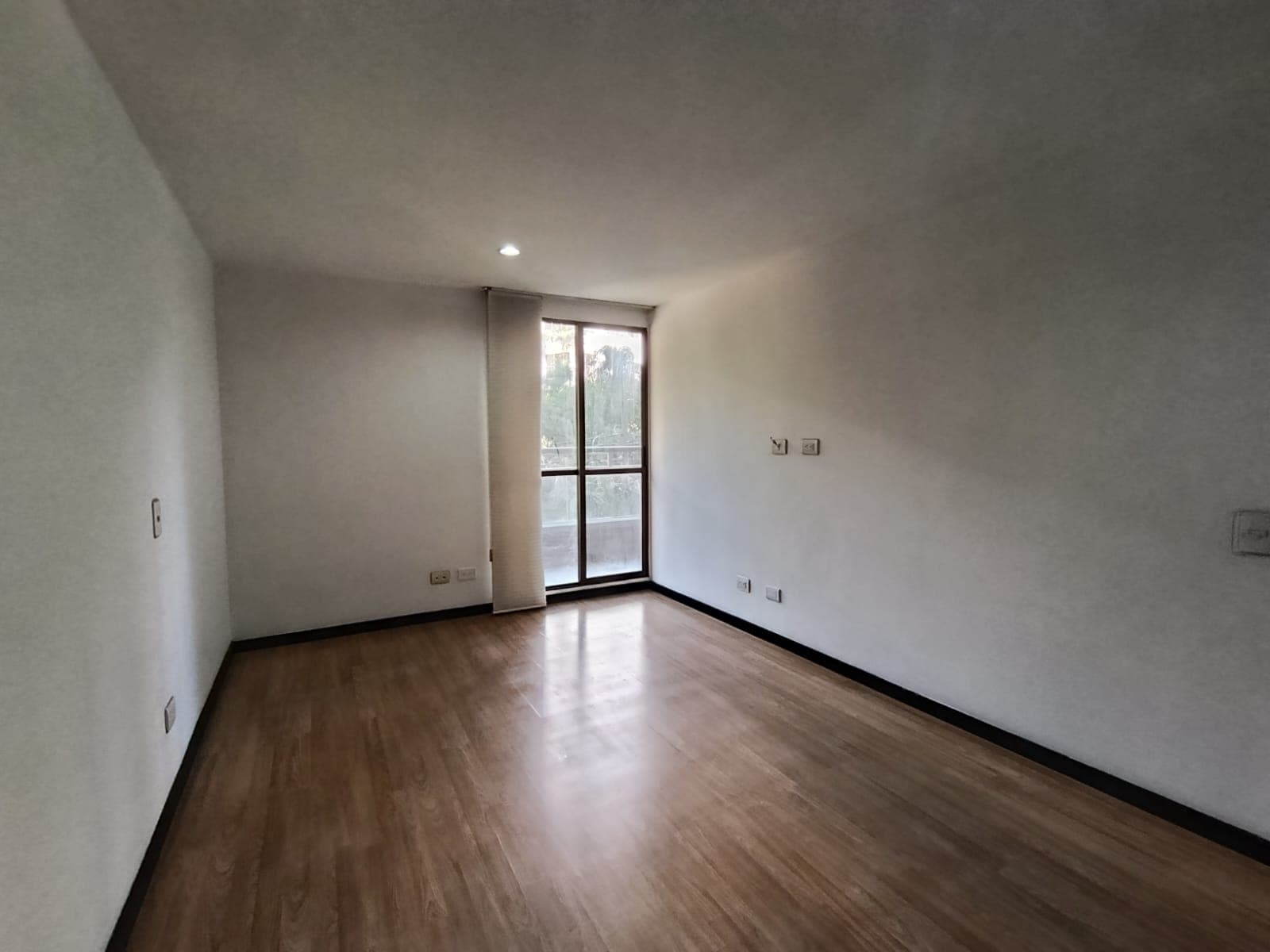 Apartaestudio en arriendo en Los Balsos, El Poblado, Medellín — foto 5 de 12