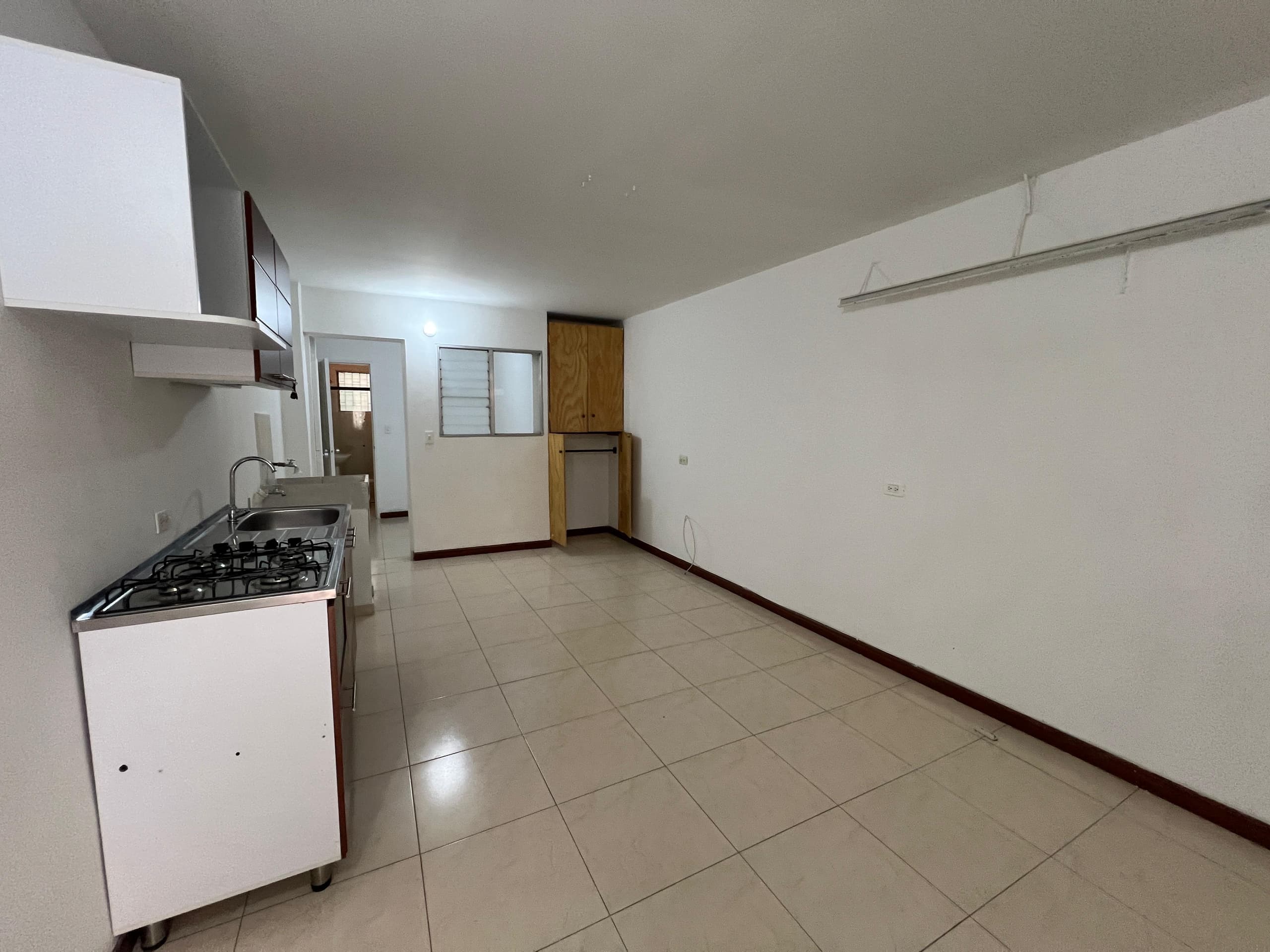 Oficina en arriendo en Conquistadores, Laureles, Medellín — foto 2 de 16