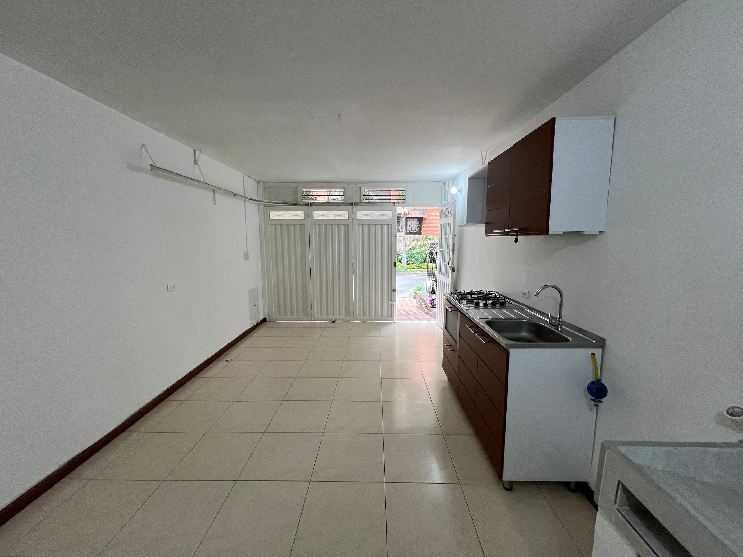 Oficina en arriendo en Conquistadores, Laureles, Medellín — foto 5 de 16