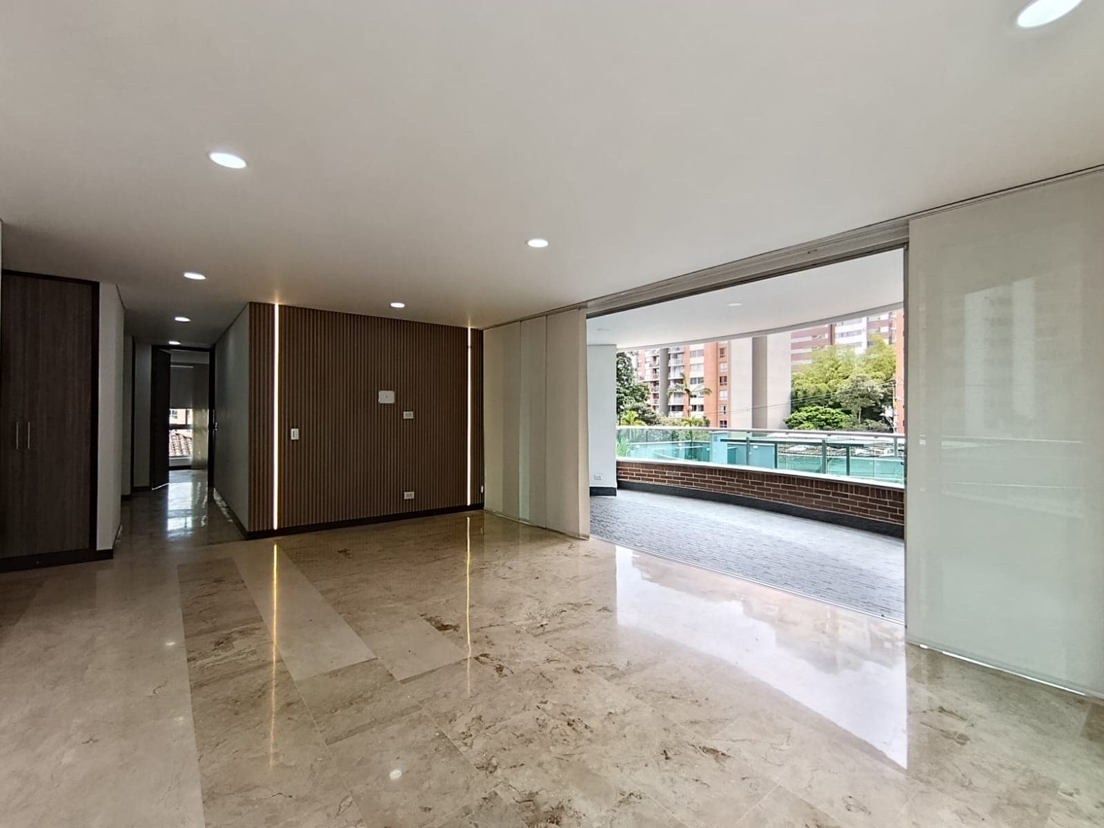 Apartamento en arriendo en Castropol, El Poblado, Medellín — foto 2 de 20