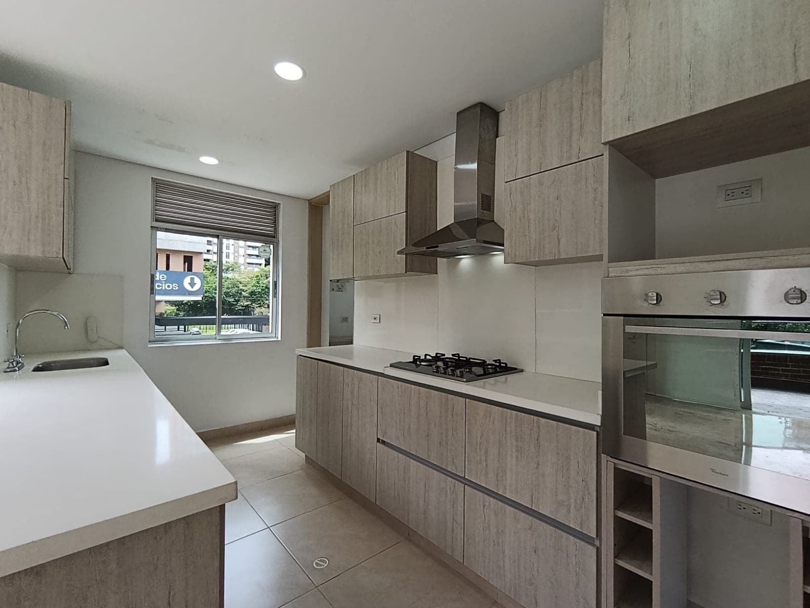Apartamento en arriendo en Castropol, El Poblado, Medellín — foto 5 de 20