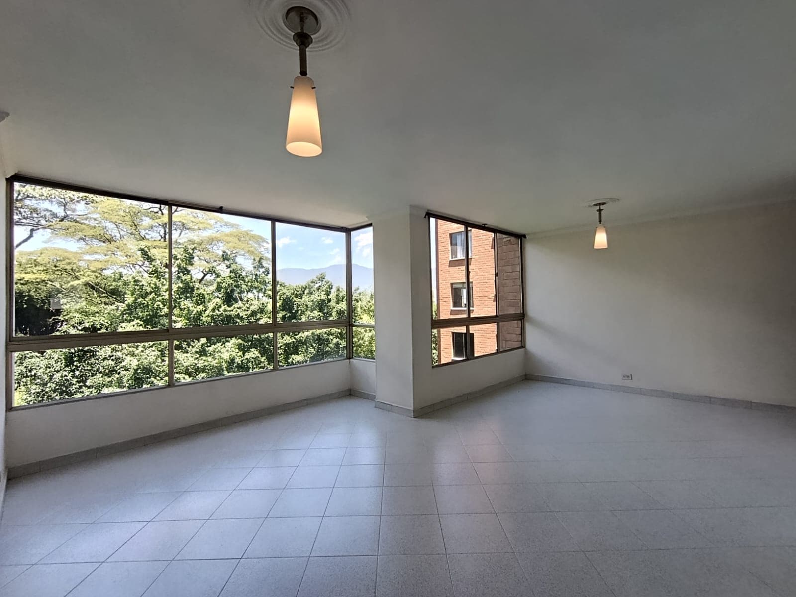 Apartamento en arriendo en La Frontera, El Poblado, Medellín — foto 1 de 12