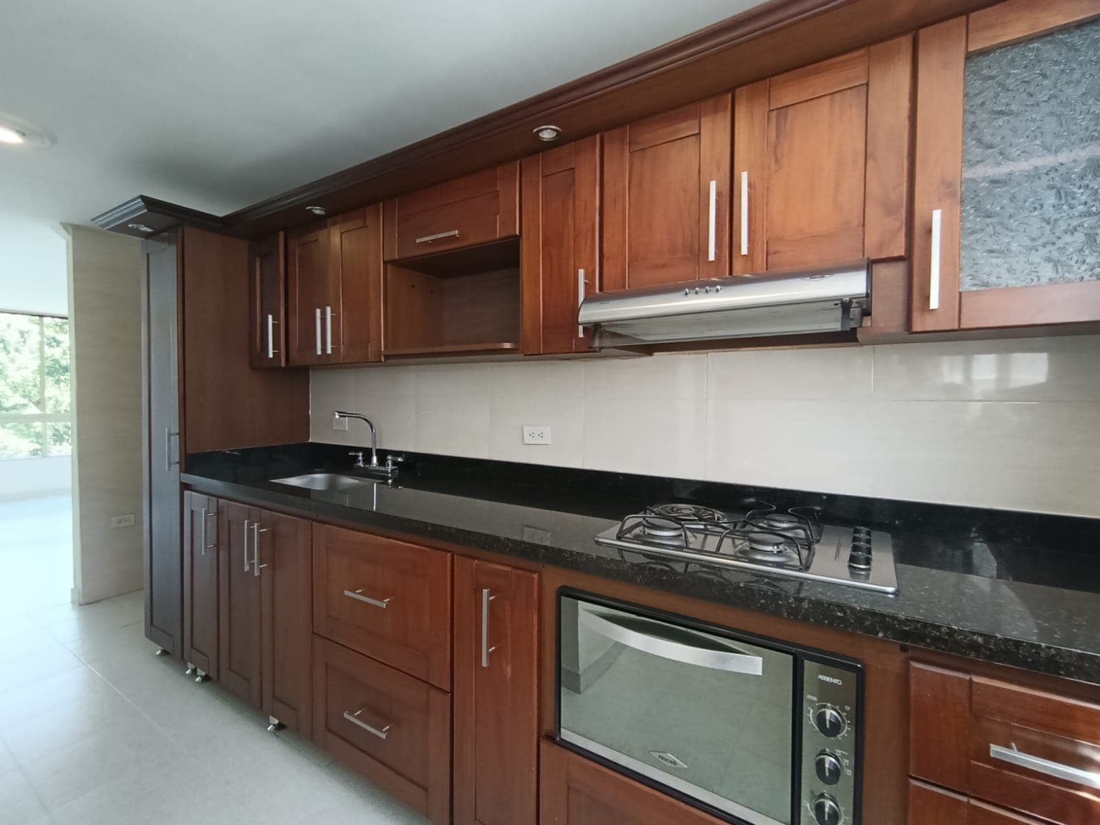 Apartamento en arriendo en La Frontera, El Poblado, Medellín — foto 3 de 12