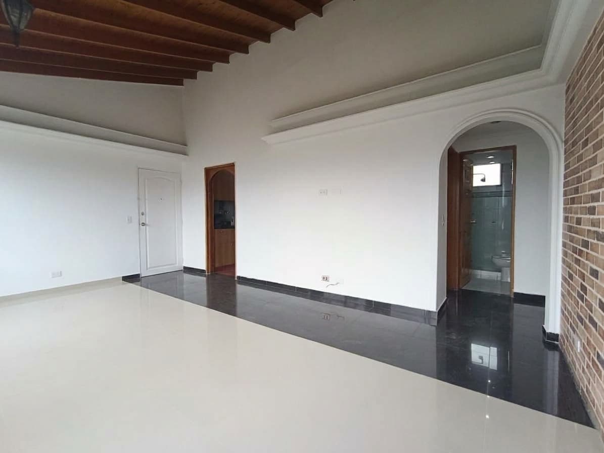 Apartamento en arriendo en Loma del Indio, El Poblado, Medellín — foto 2 de 16