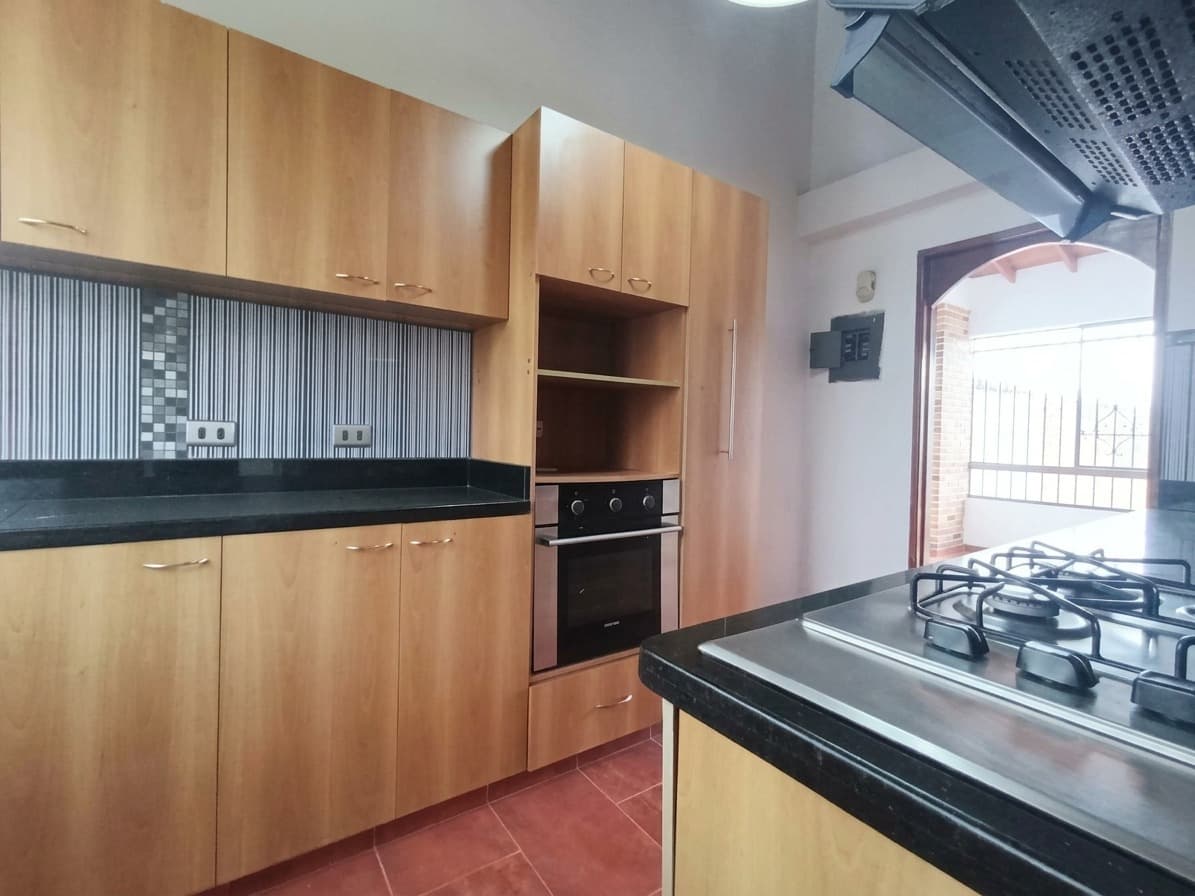 Apartamento en arriendo en Loma del Indio, El Poblado, Medellín — foto 5 de 16