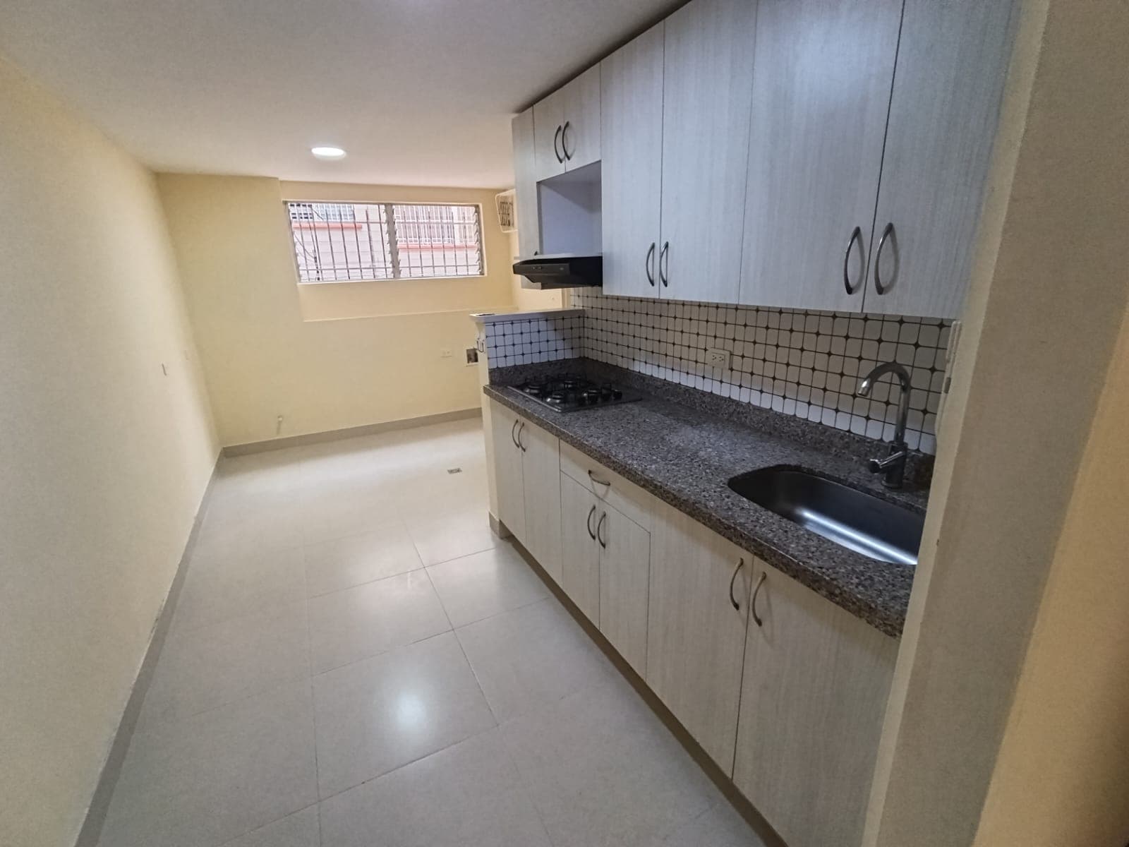 Apartamento en arriendo en San Joaquín, Laureles, Medellín — foto 1 de 18