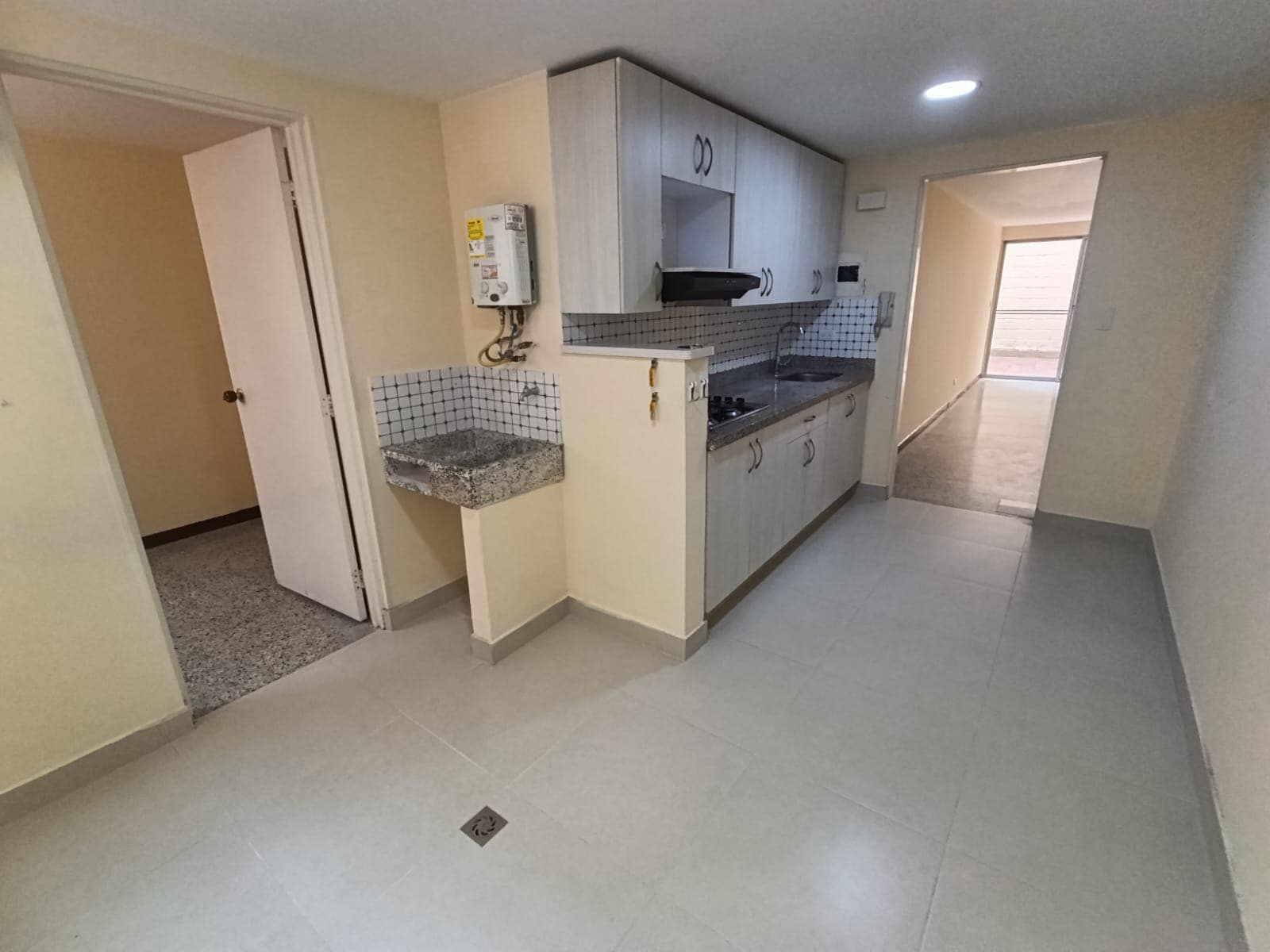 Apartamento en arriendo en San Joaquín, Laureles, Medellín — foto 2 de 18