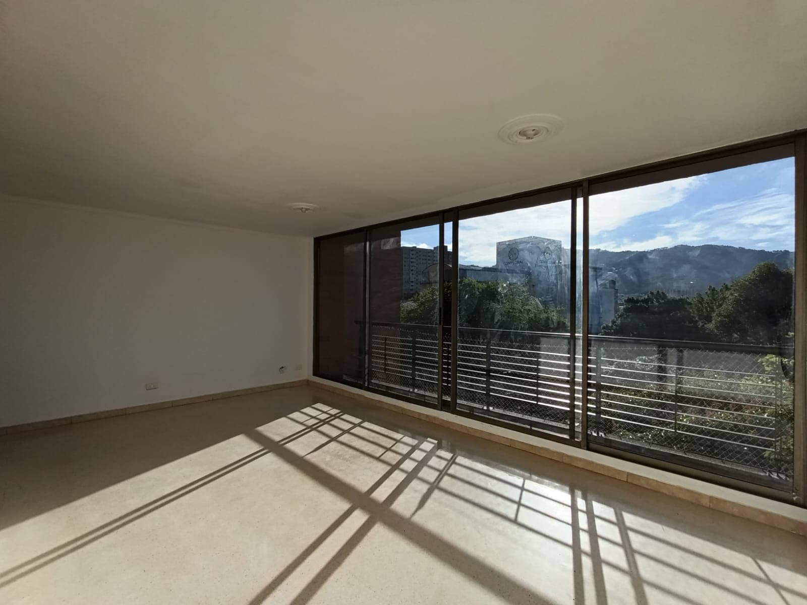 Apartamento en arriendo en Jardines, Envigado — foto 2 de 17