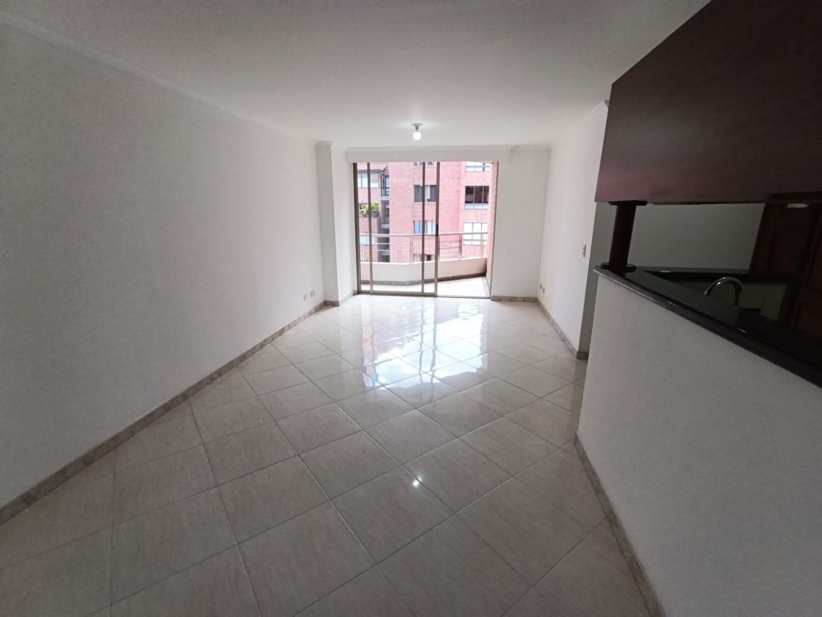 Apartamento en arriendo en Laureles, Medellín — foto 3 de 13