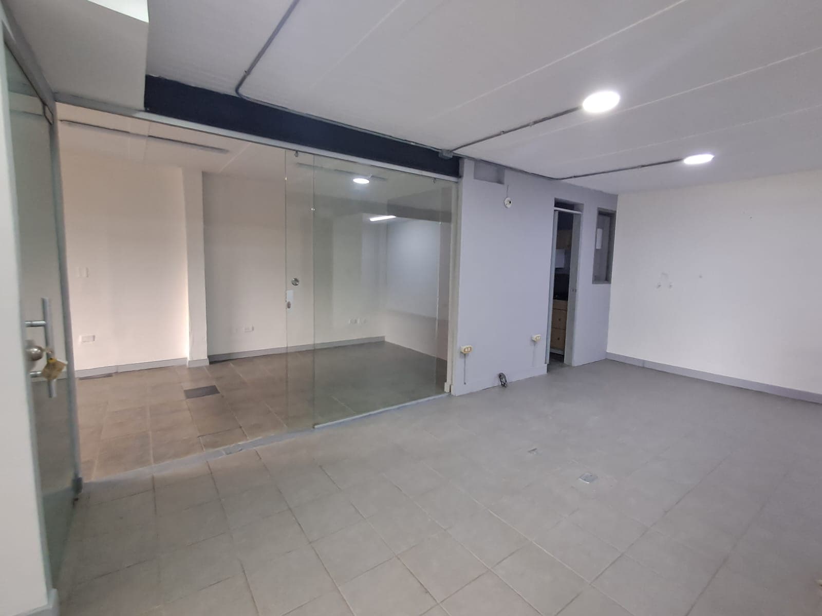 Local en arriendo en Laureles, Medellín — foto 1 de 20