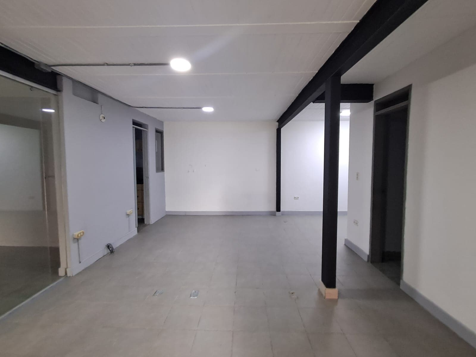 Local en arriendo en Laureles, Medellín — foto 2 de 20