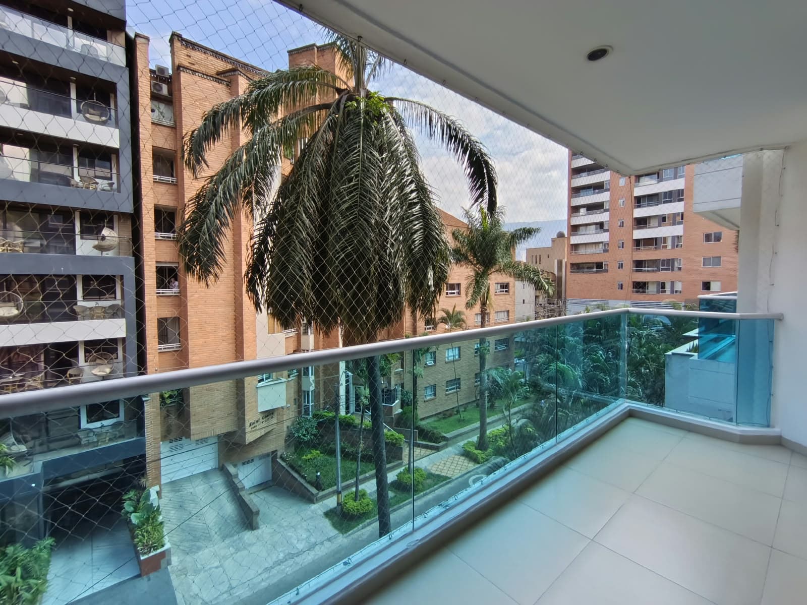 Apartamento en arriendo en Conquistadores, Laureles, Medellín — foto 1 de 16