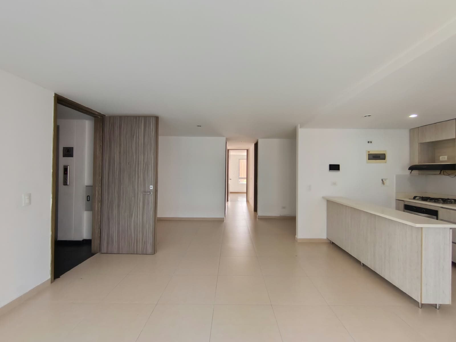 Apartamento en arriendo en Conquistadores, Laureles, Medellín — foto 4 de 16
