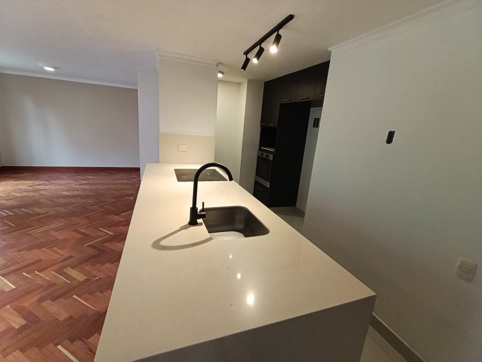 Apartamento en arriendo en Lalinde, El Poblado, Medellín — foto 3 de 17