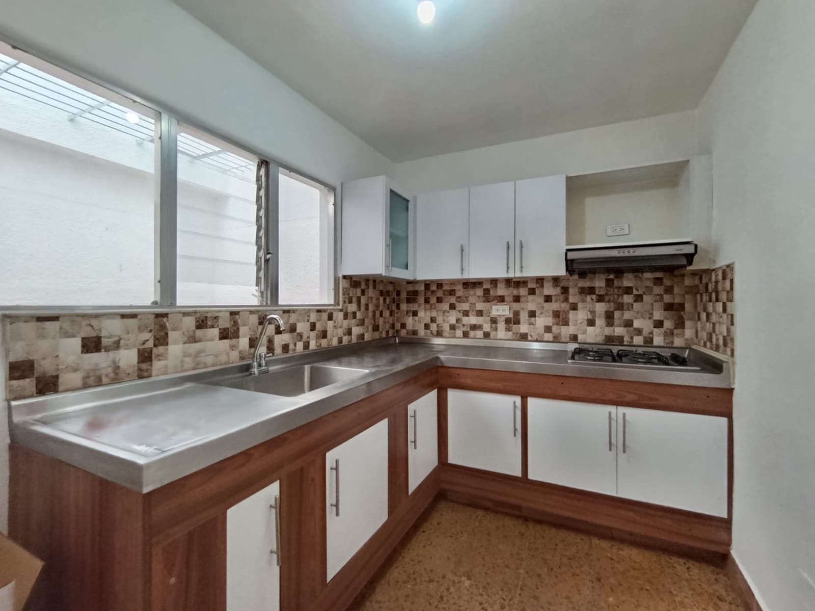 Casa Vivienda en arriendo en El Rodeo, Guayabal, Medellín — foto 4 de 15
