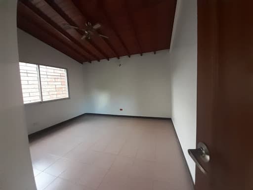 Casa Comercial en arriendo en Laureles, Medellín — foto 5 de 18