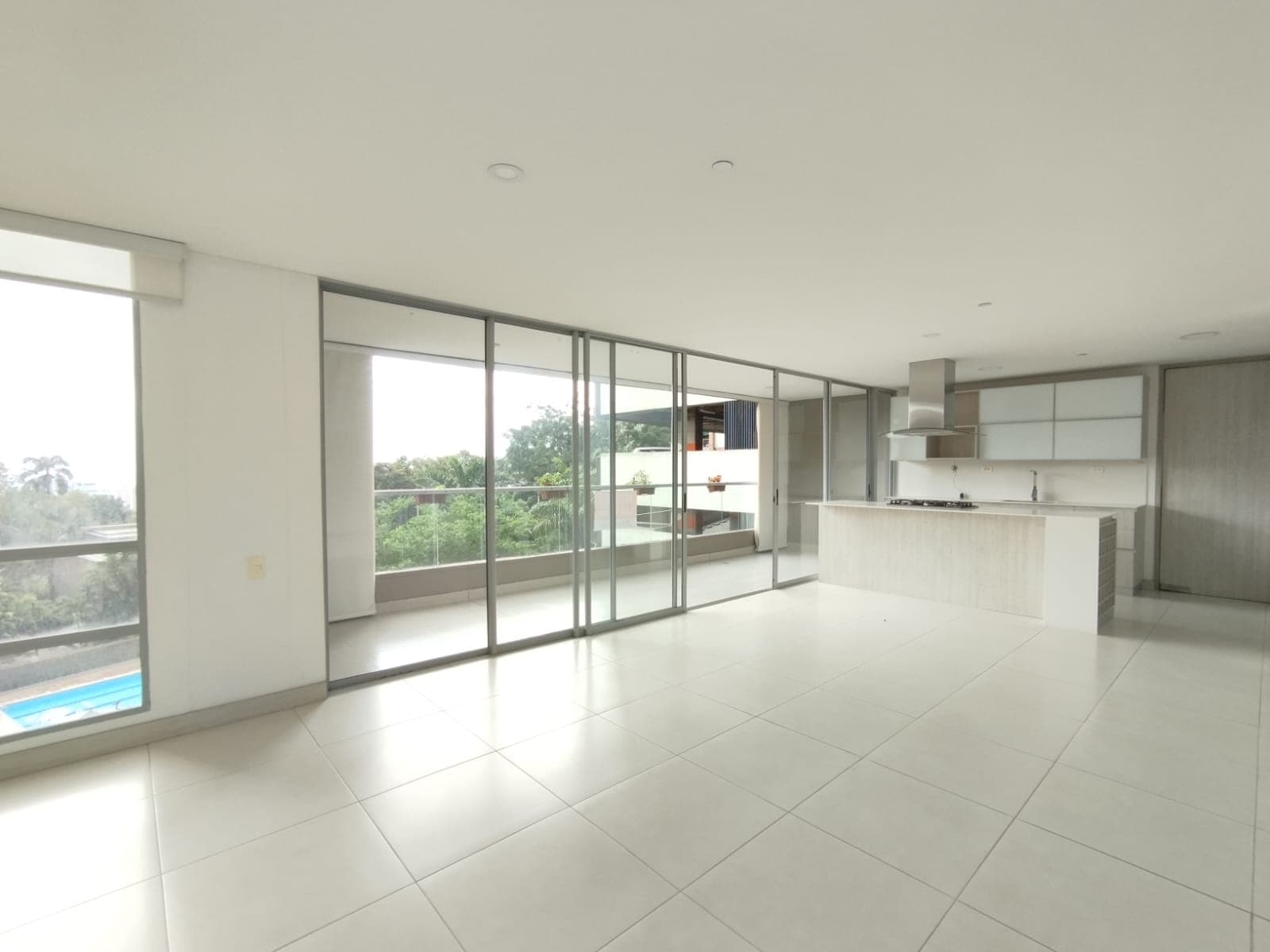 Apartamento en arriendo en Castropol, El Poblado, Medellín — foto 1 de 20