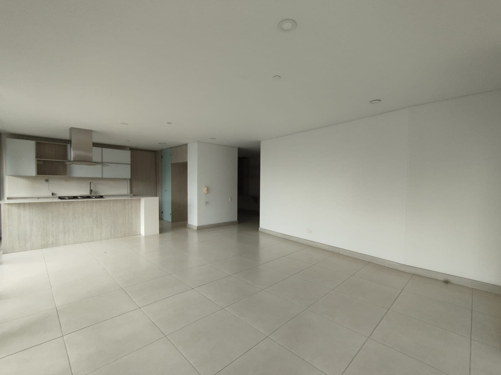 Apartamento en arriendo en Castropol, El Poblado, Medellín — foto 2 de 20