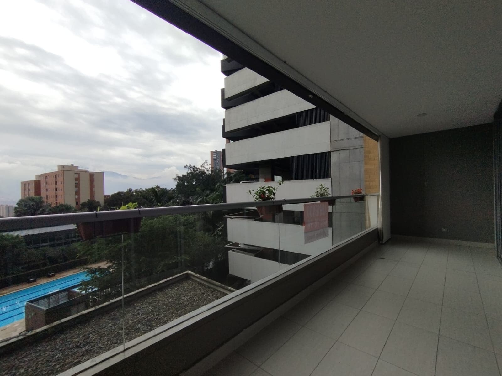 Apartamento en arriendo en Castropol, El Poblado, Medellín — foto 3 de 20