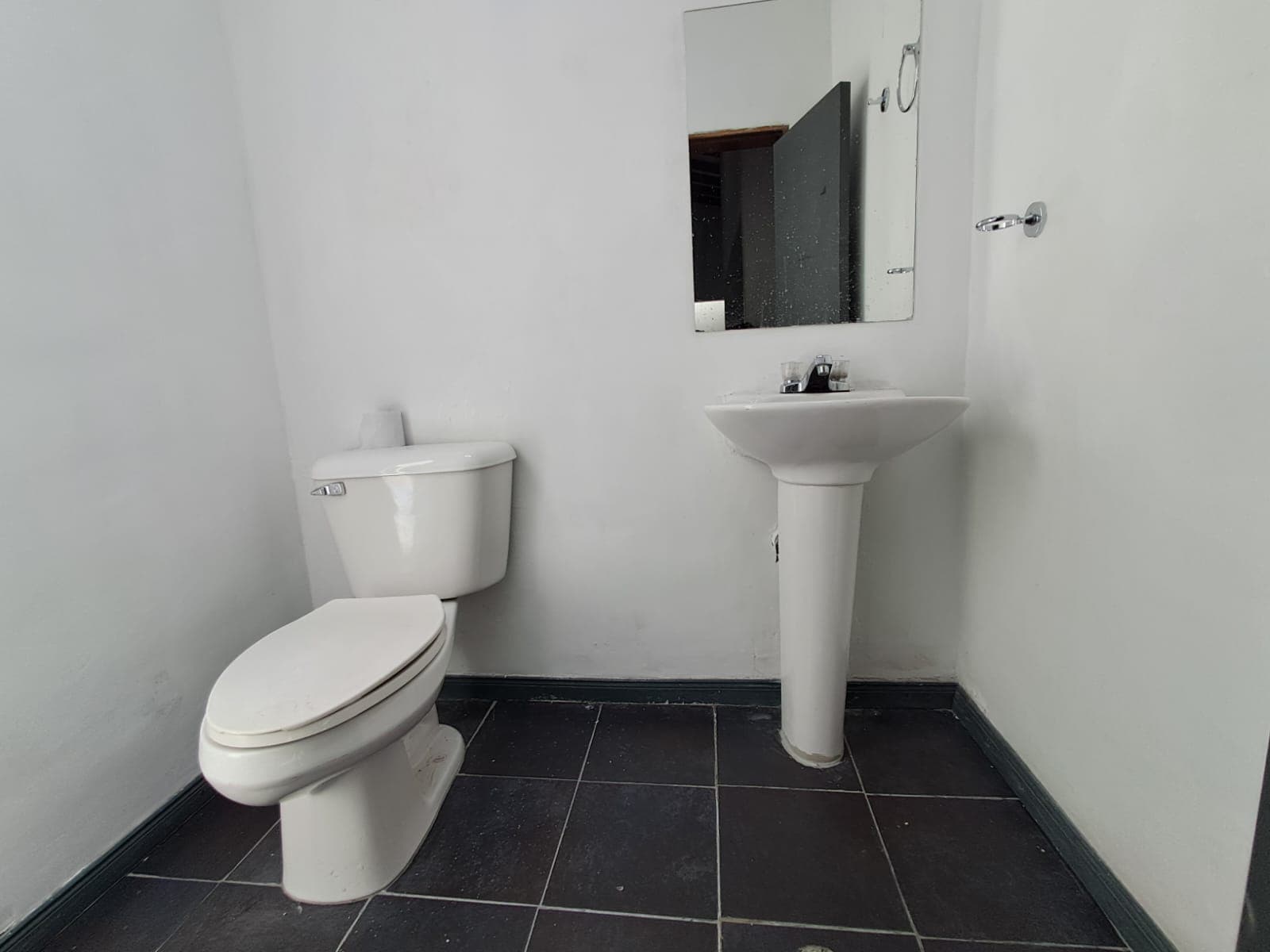 Casa Comercial en arriendo en Rosales, Belen, Medellín — foto 3 de 20