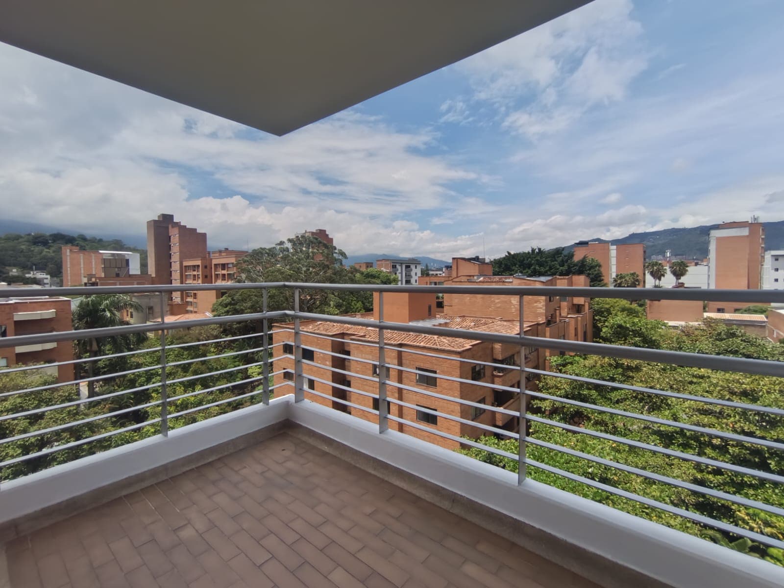 Apartamento en arriendo en Conquistadores, Laureles, Medellín — foto 1 de 18