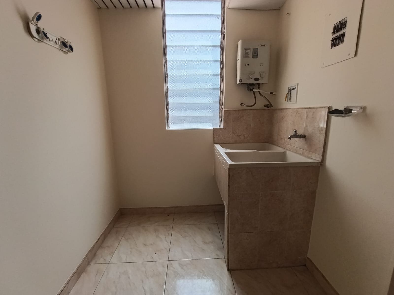 Apartaestudio en arriendo en Rosales, Belen, Medellín — foto 4 de 20