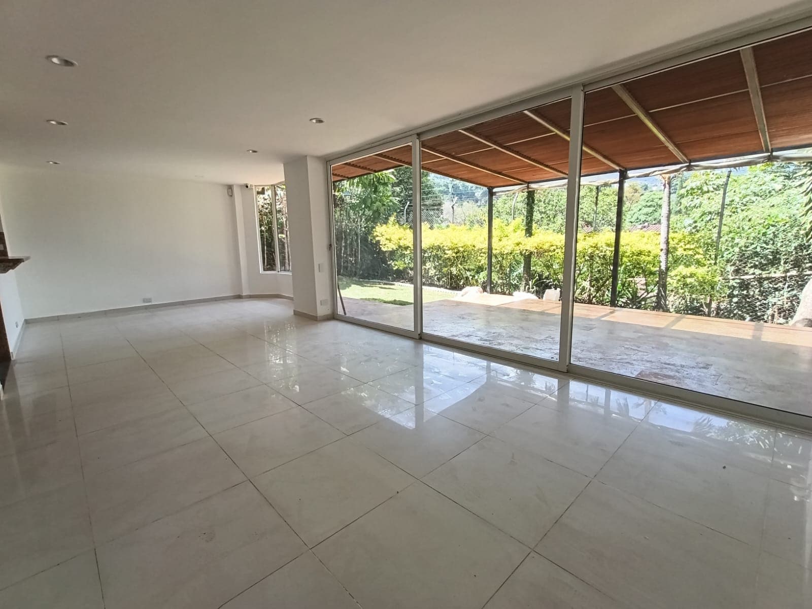 Casa Vivienda en arriendo en El Chocho, Envigado — foto 1 de 20