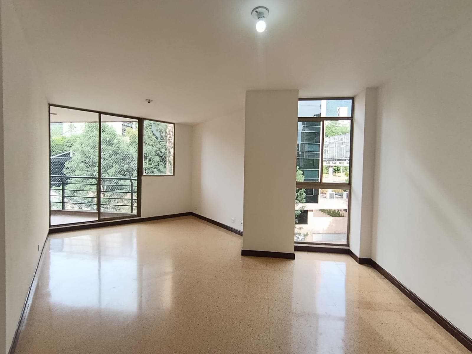 Apartamento en arriendo en Las Lomas, El Poblado, Medellín — foto 2 de 12