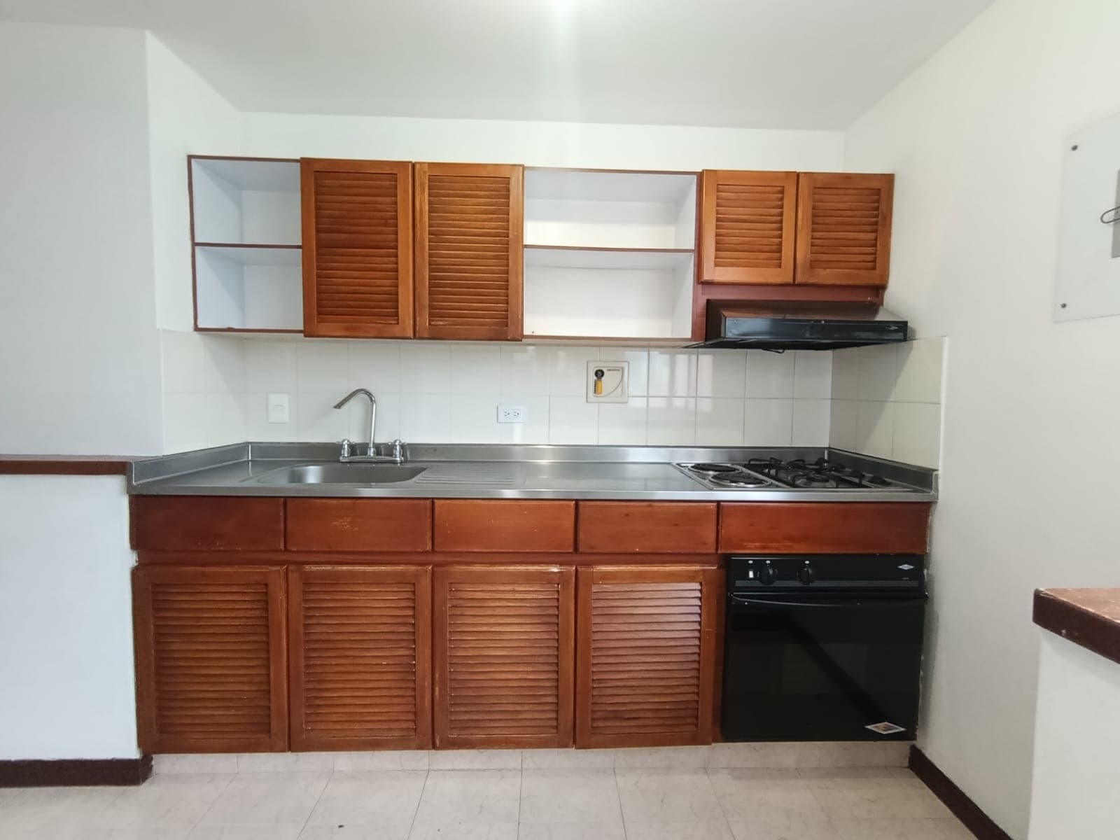 Apartamento en arriendo en Las Lomas, El Poblado, Medellín — foto 3 de 12