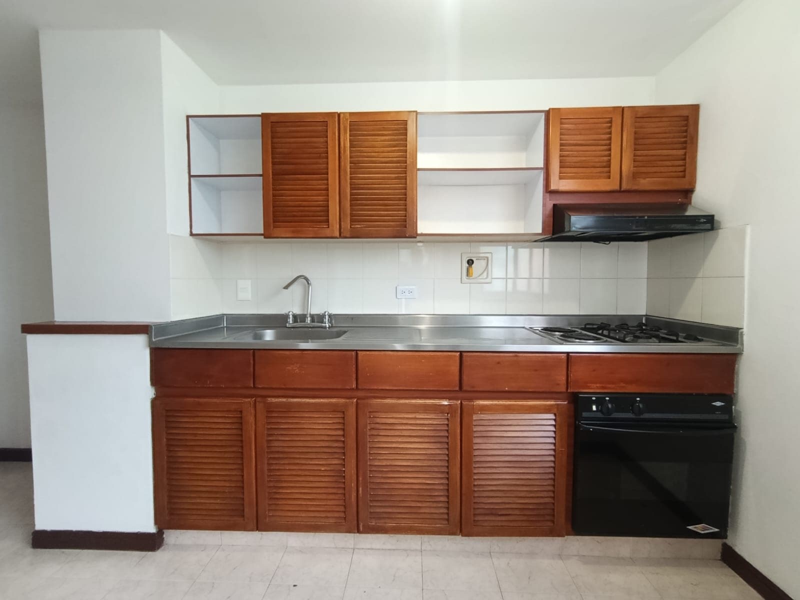 Apartamento en arriendo en Las Lomas, El Poblado, Medellín — foto 4 de 12