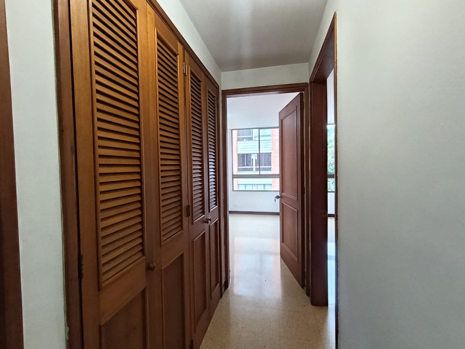 Apartamento en arriendo en Las Lomas, El Poblado, Medellín — foto 5 de 12