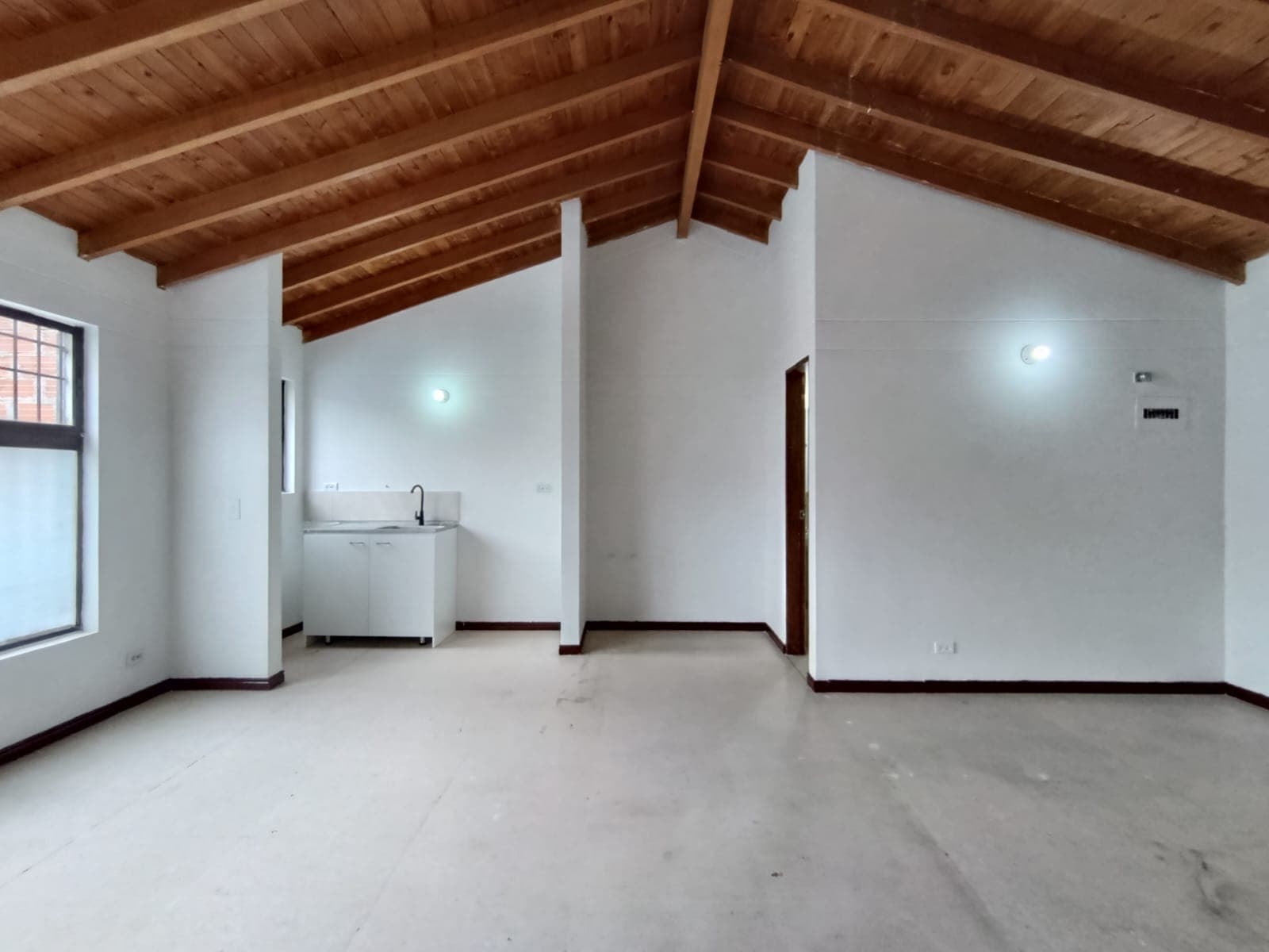 Oficina en arriendo en Conquistadores, Laureles, Medellín — foto 3 de 10